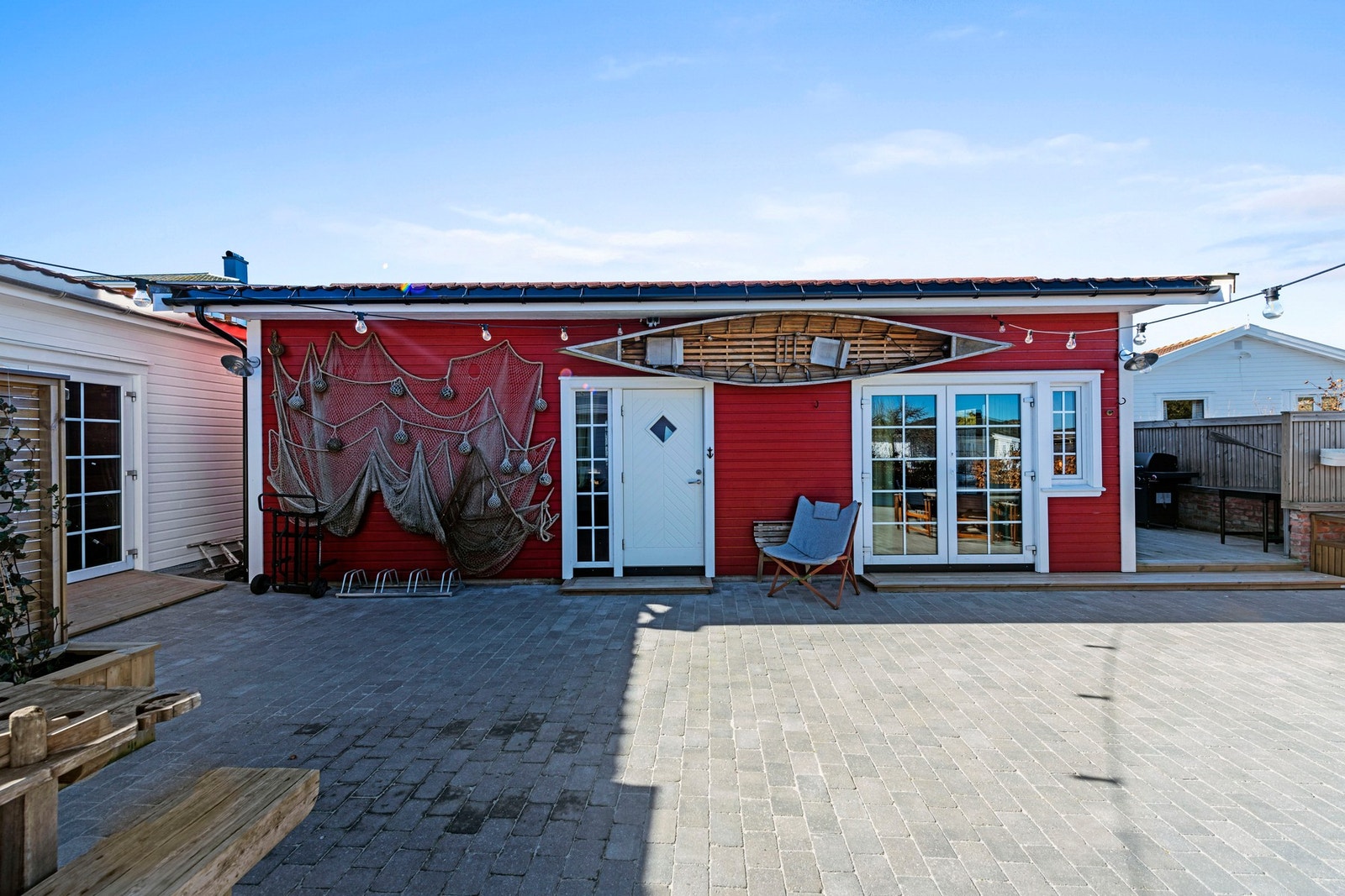 Her har du et uterom og fristed som lar deg forlenge både sommeren og kveldene. Galleribilde