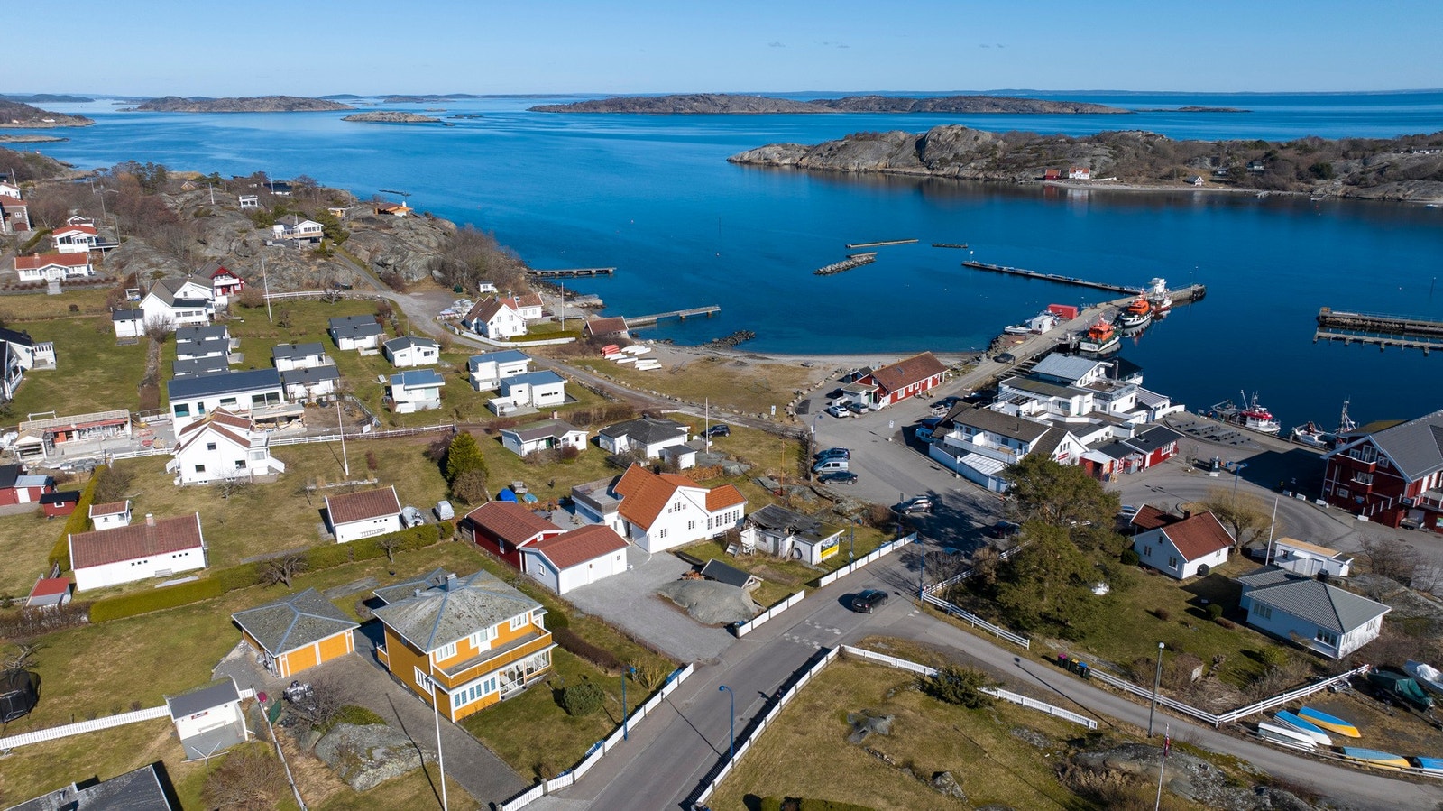 I området ligger også Stall Verdens Ende med rideskole og rideleir for alle. Galleribilde