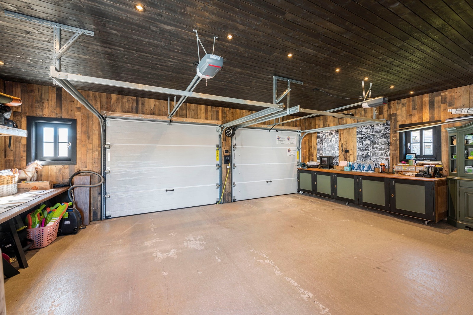 Her har du en stor dobbeltgarasje. Galleribilde