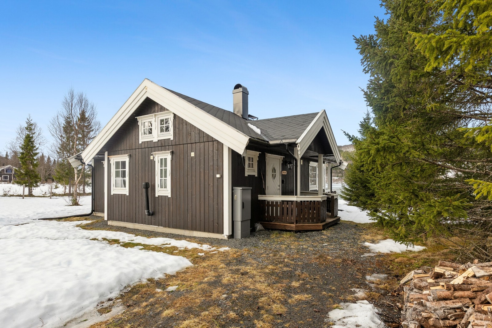 Adkomst/inngangsparti. Galleribilde