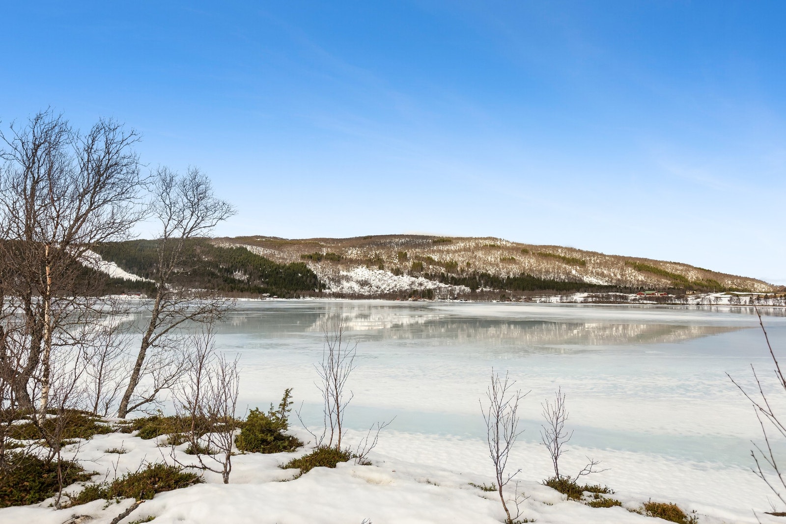 Nydelig beliggenhet ved vannkanten. Galleribilde