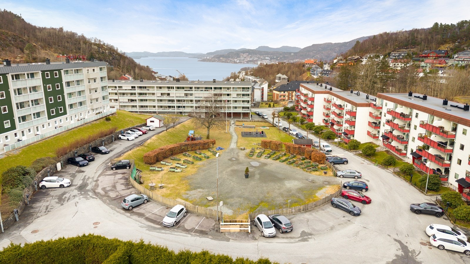 - Coop Prix Melkeplassen og Rema 1000 Melkeplassen er de nærmeste, 4 og 9 minutter unna til fots - Galleribilde