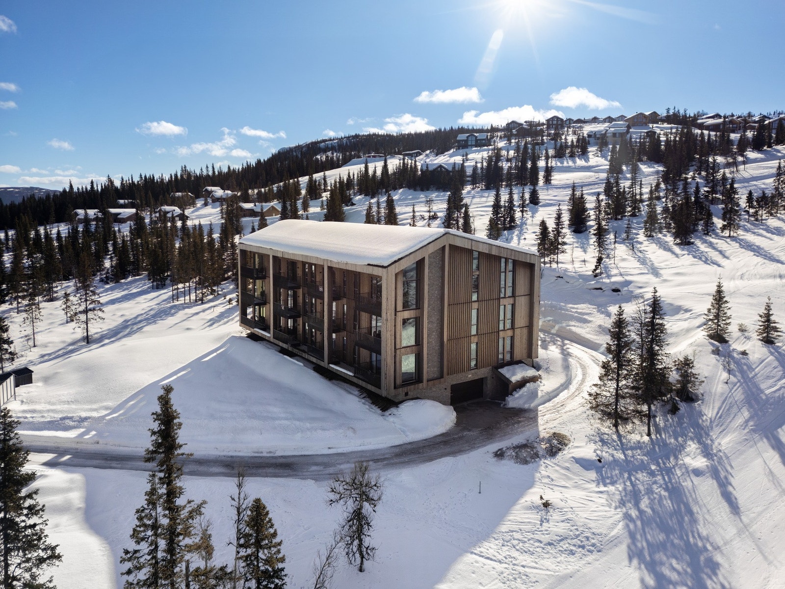 Kvitfjell er en komplett helårsdestinasjon og regnes som et av Norges beste alpinanlegg, med nedfarter i alle vanskelighetsgrader. Galleribilde
