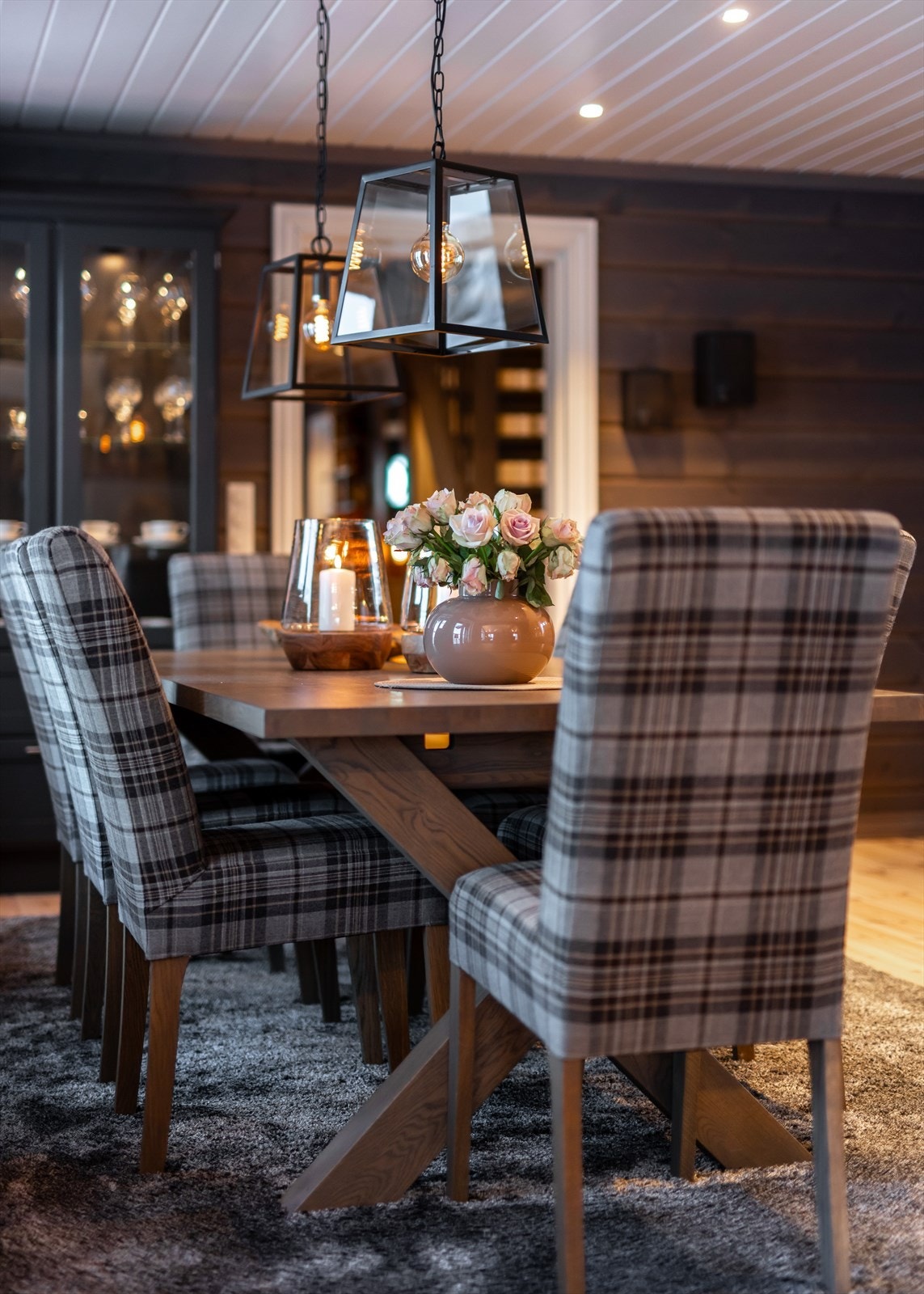 Hyggelig og varm atmosfære i hytta Galleribilde