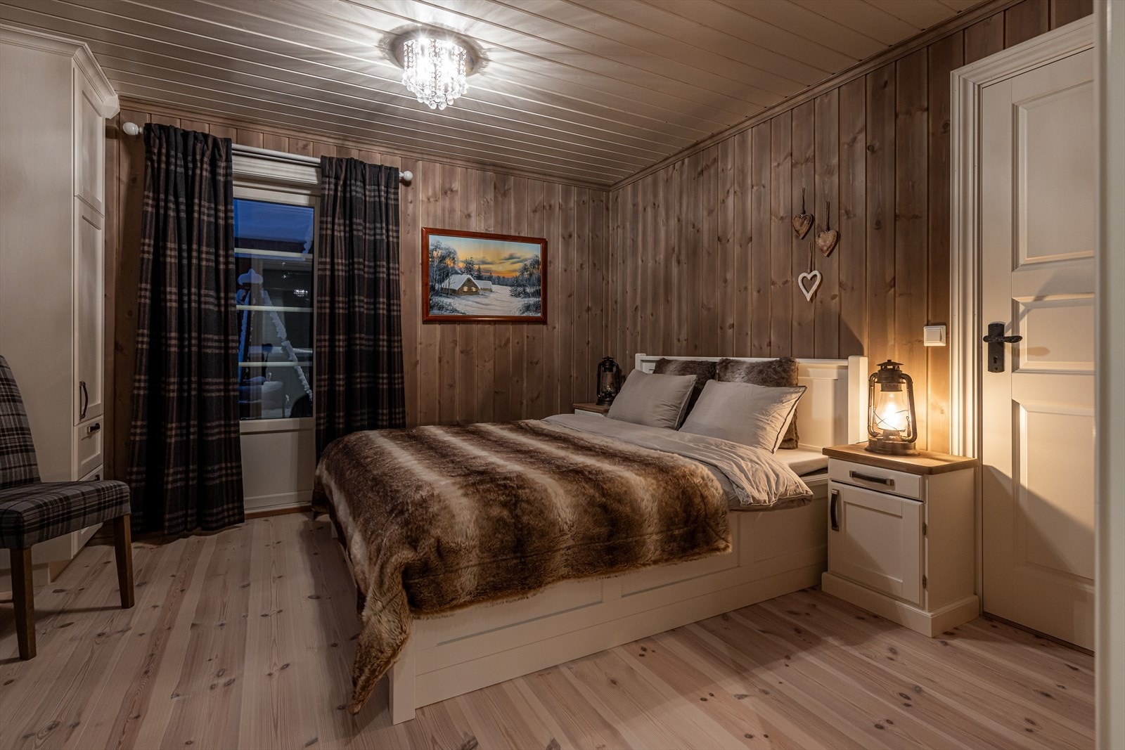 Masteravdeling med egen utgang til terrassen og eget bad Galleribilde