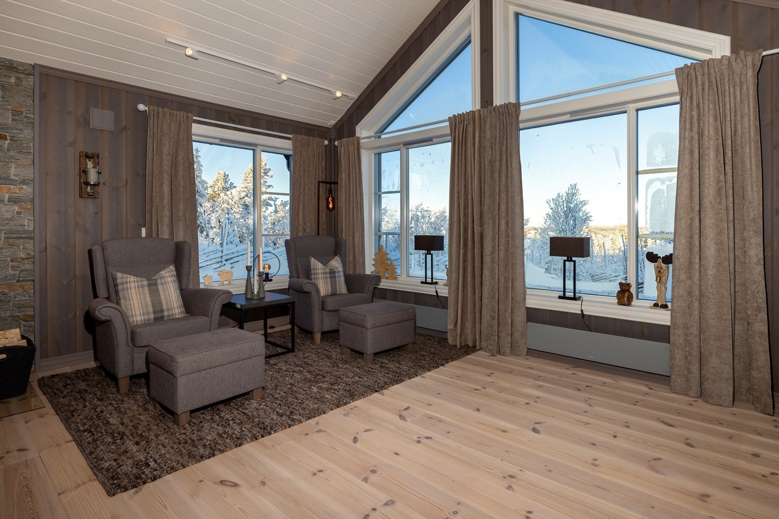 Her får du de nær og fjerne omgivelsene tett på Galleribilde