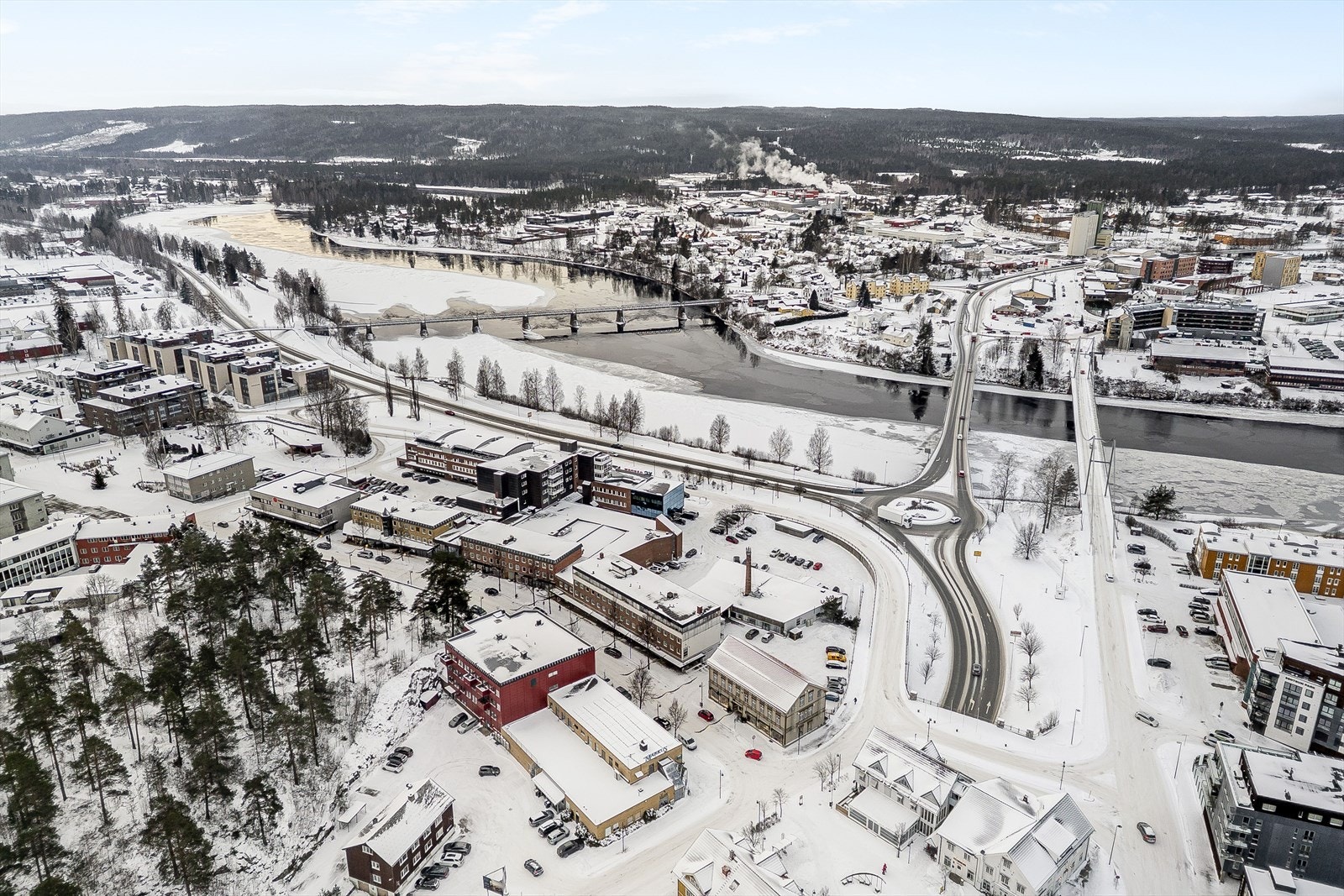 Kort vei også til Glomma, hvor en kan fiske og bade, eller ta seg en rusletur langs den flotte turstien ved vannet. Galleribilde