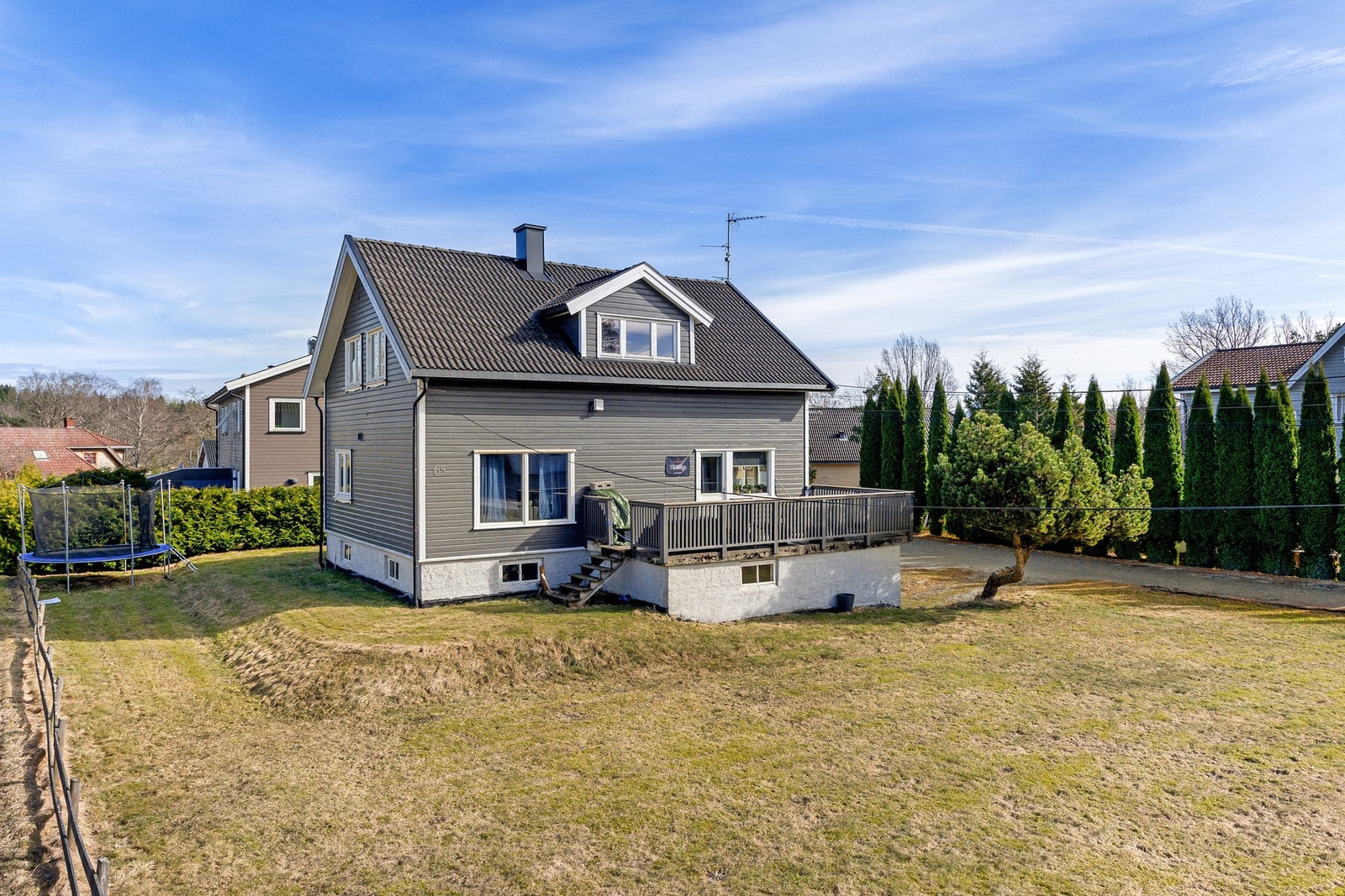 Velkommen til Grimsrødhøgda 65! Foto: Aircam v/Sondre Aabø Galleribilde