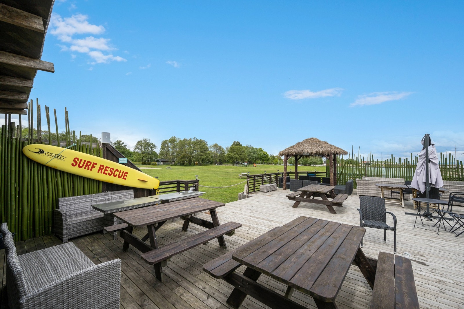 Snart er det sommer igjen og beach baren er klar for nye gjester Galleribilde