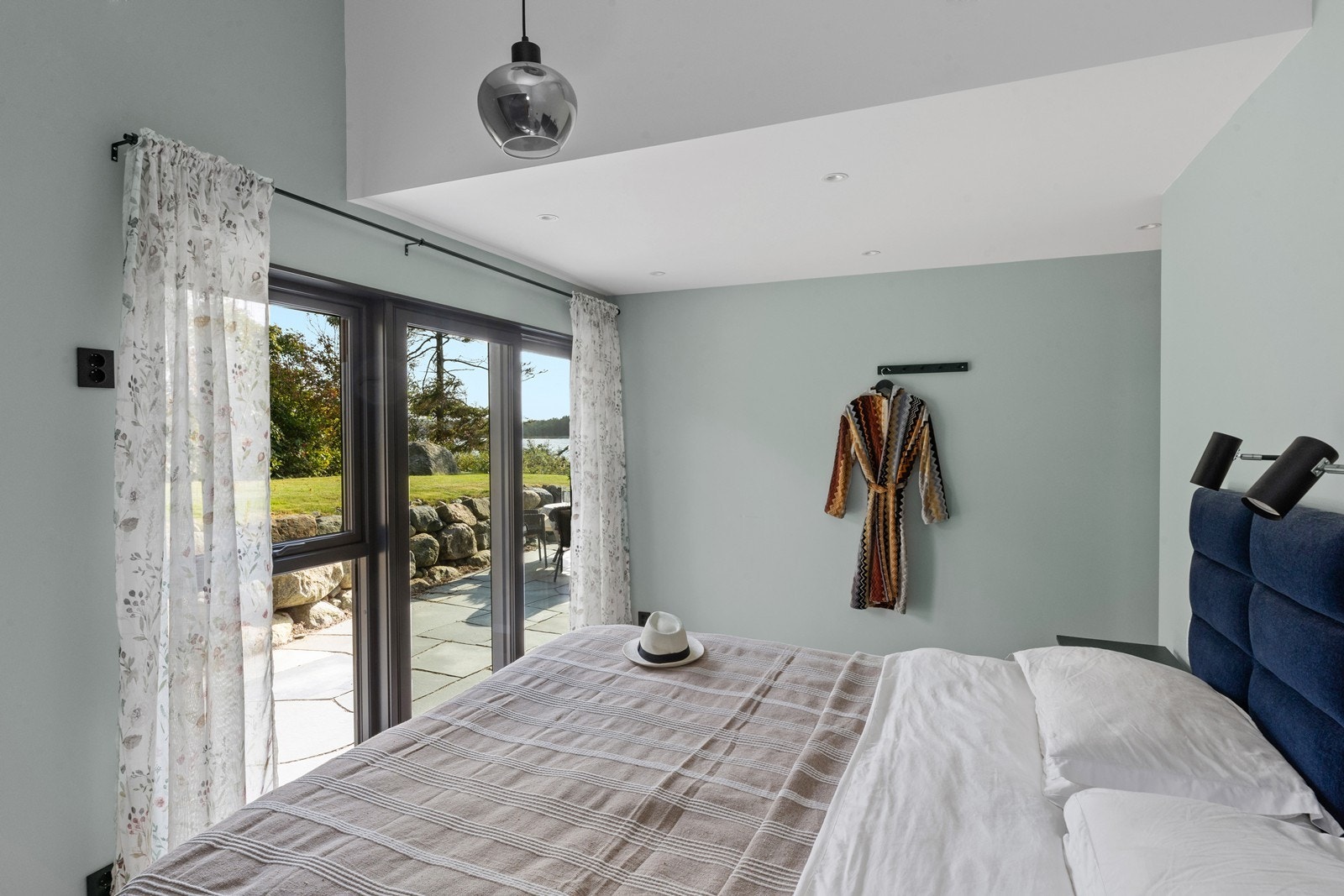 Tre soverom av god størrelse - fleksible til gjester, barn eller kontor. Galleribilde