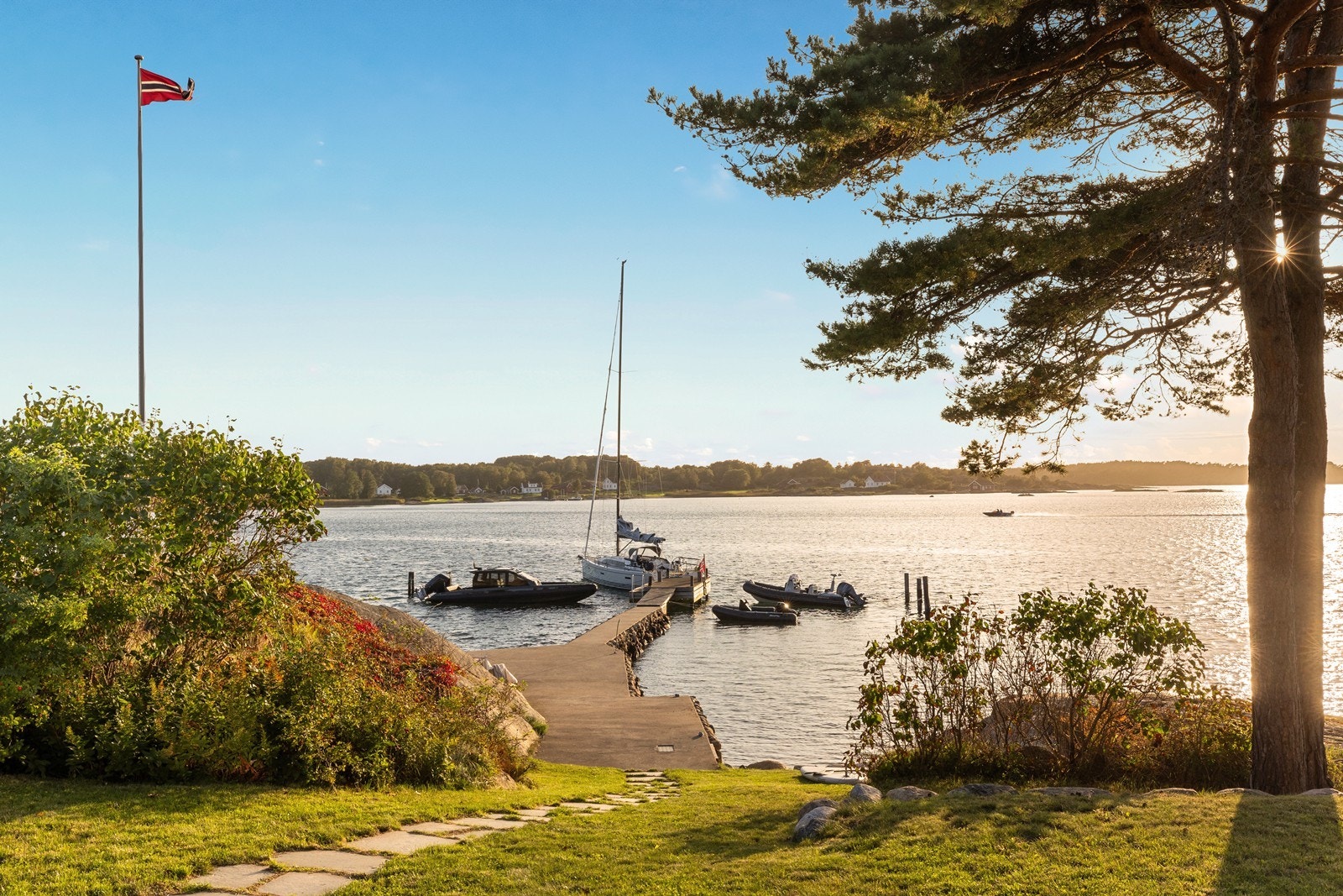 Privat bryggeanlegg av sjelden klasse. Galleribilde