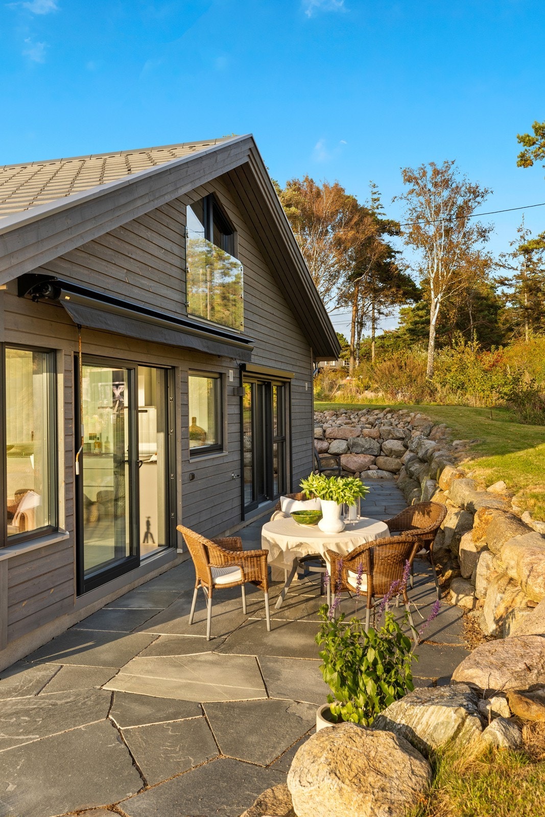 Uteplasser til både små og store sammenkomster. Galleribilde