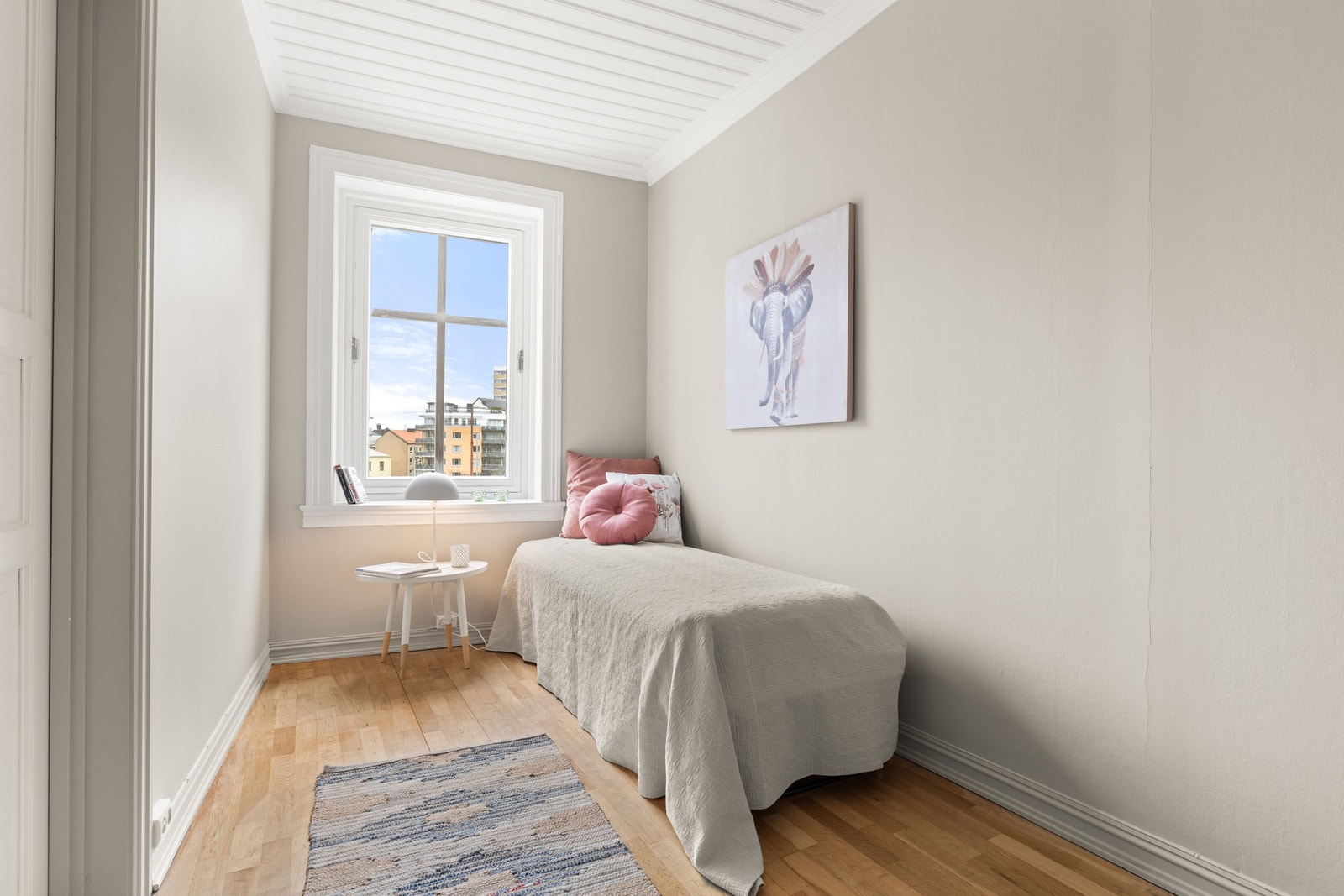 Soverom 2 har adkomst fra stuen. Galleribilde