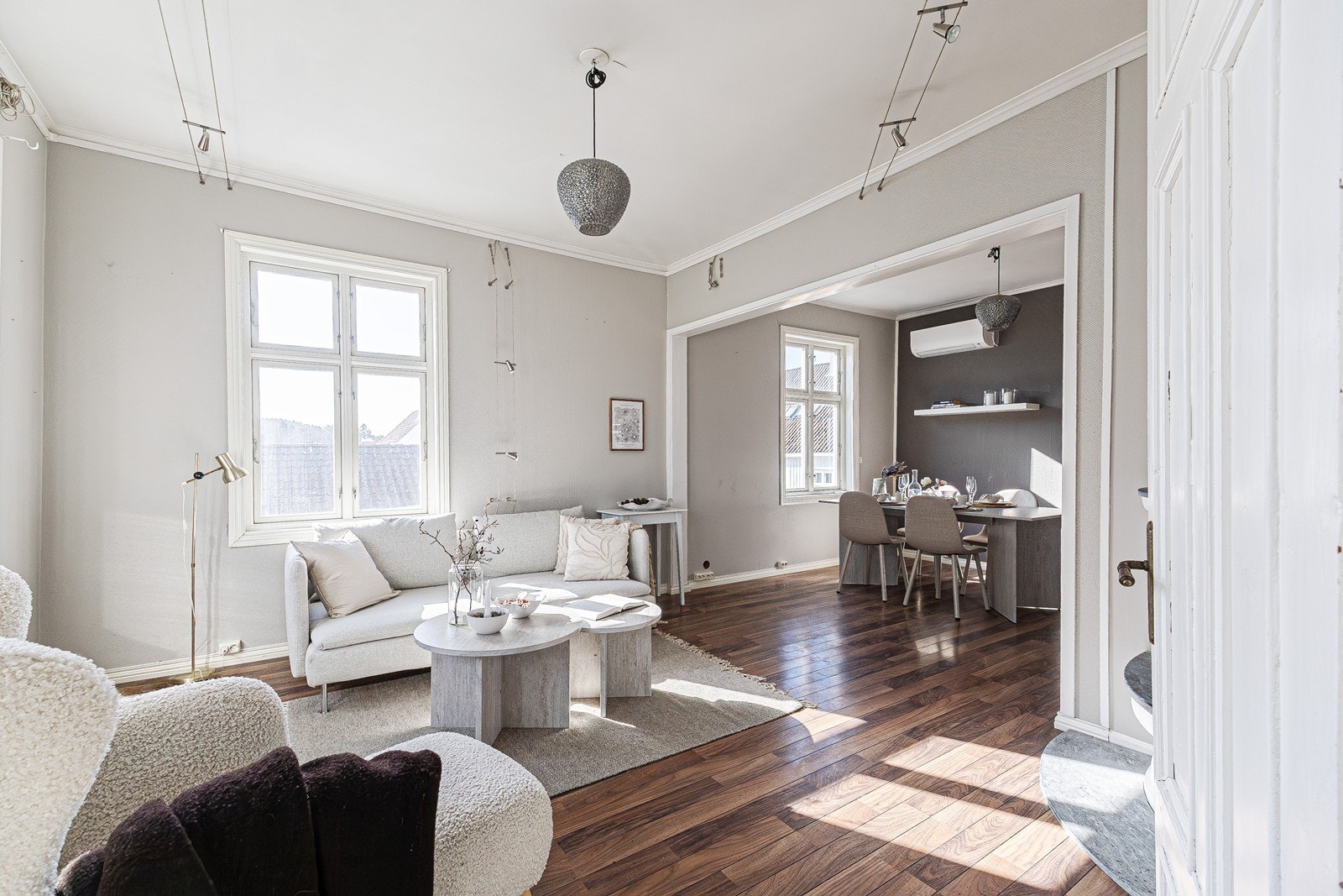 Hyggelig stue med god takhøyde Galleribilde