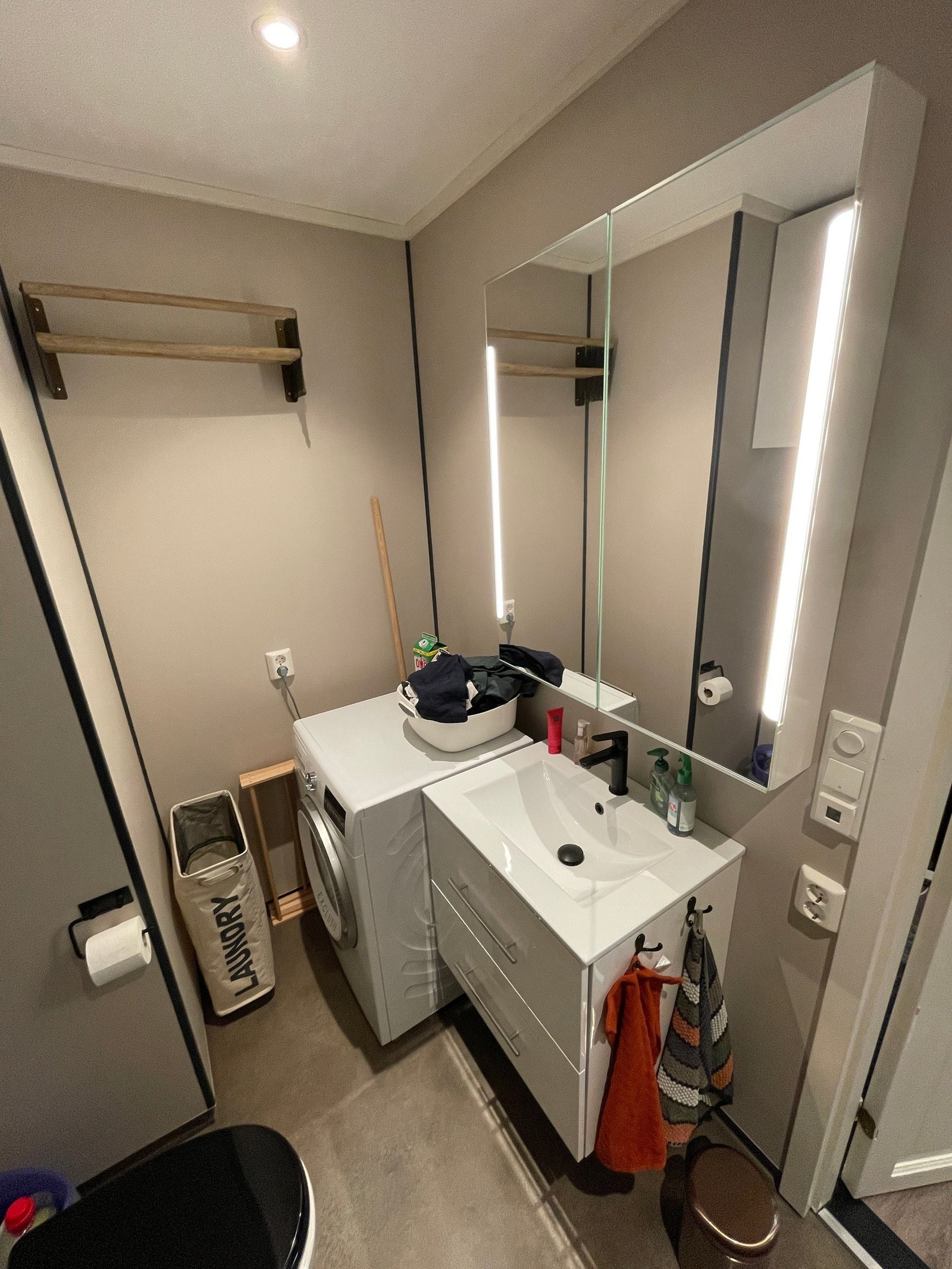 Bad på hybel Galleribilde