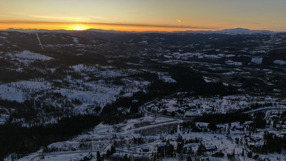 Vinterstid får du ski-in, ski-out til både alpinbakke og langrenn, med Meråker alpinsenter og milevis med preparerte langrennsløyper. Galleribilde