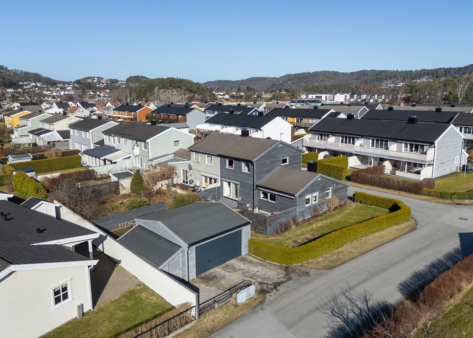 Sjekk ut denne eiendommen på endetomt med dobbel garasje Galleribilde