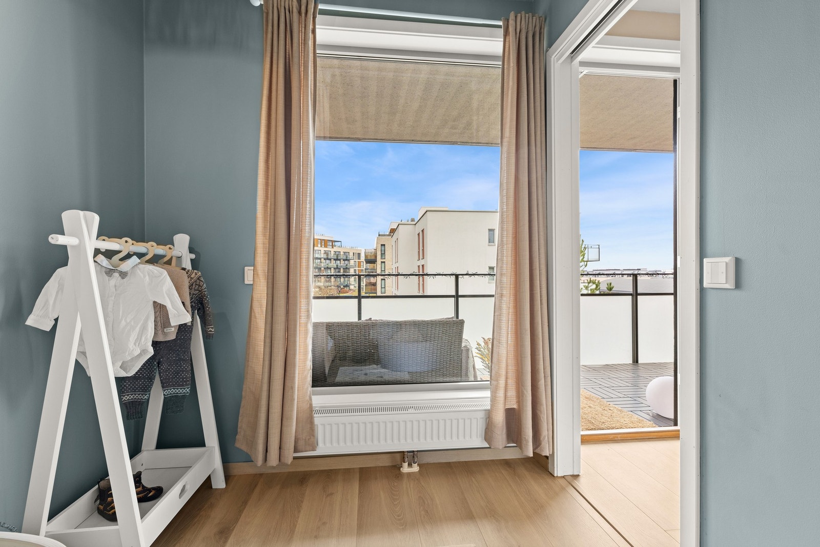 Det er etablert et praktisk ekstra rom med inngang fra stue. Galleribilde