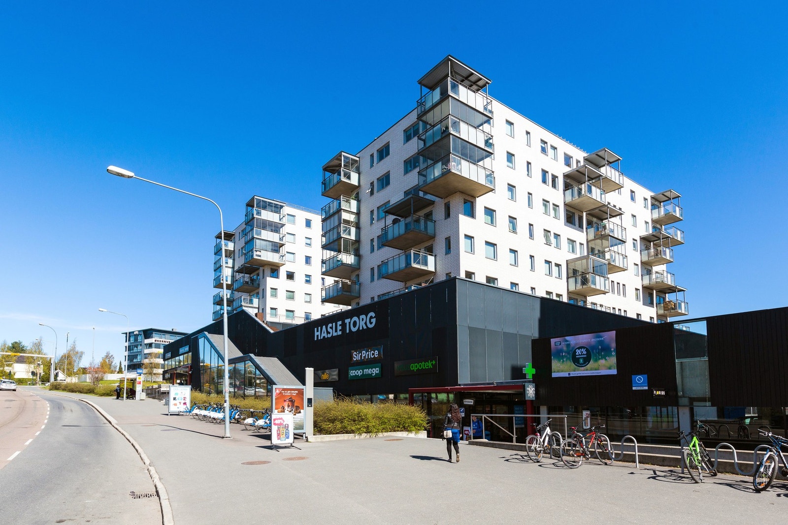 Hasle Torg ligger få minutters gange unna og byr på et bredt handelstilbud. Galleribilde