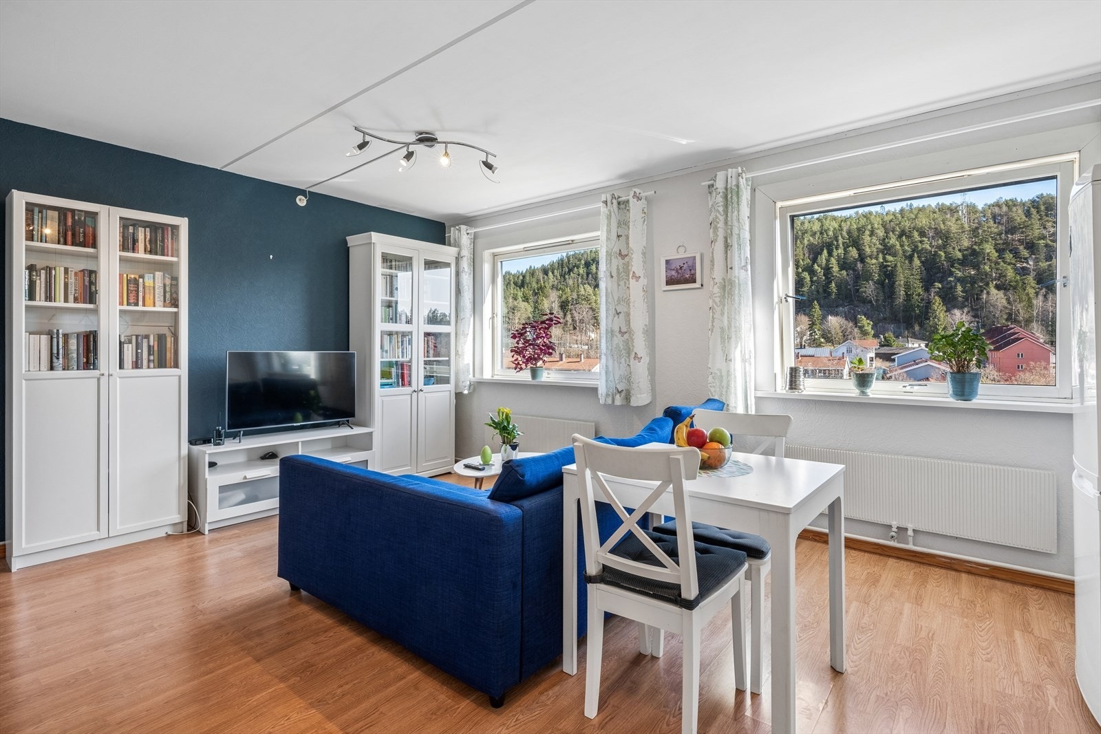 Her får man store vindusflater som sørger for rikelig med lysinnslipp i tillegg til et flott utsyn utover nærområdet Galleribilde