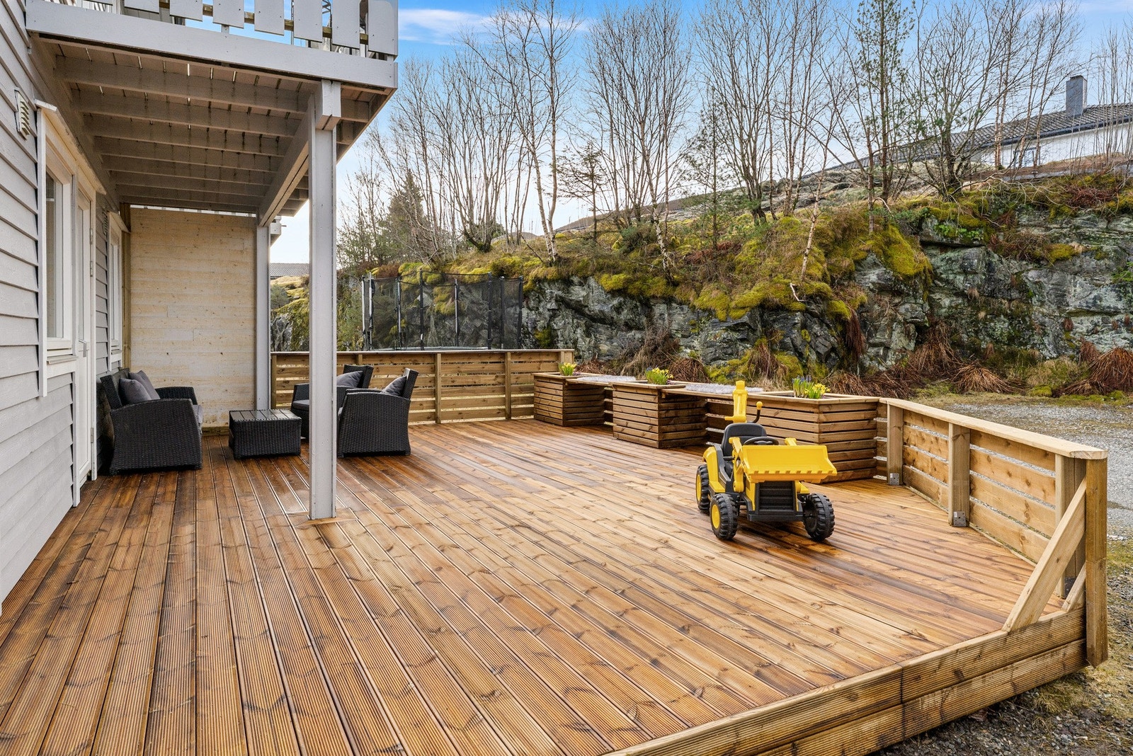 Terrassen syd-vestvendt og er på hele 41,64 kvm. Montert i 2026. Galleribilde