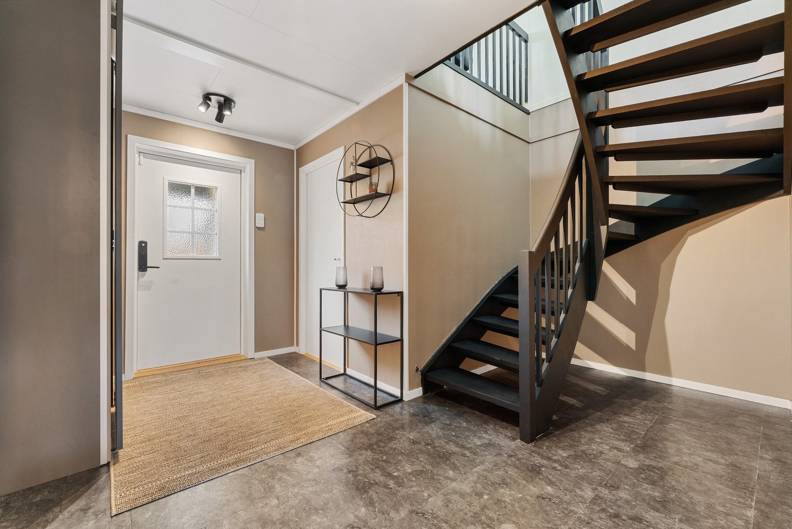 I gangen er det varmekabler i gulv Galleribilde