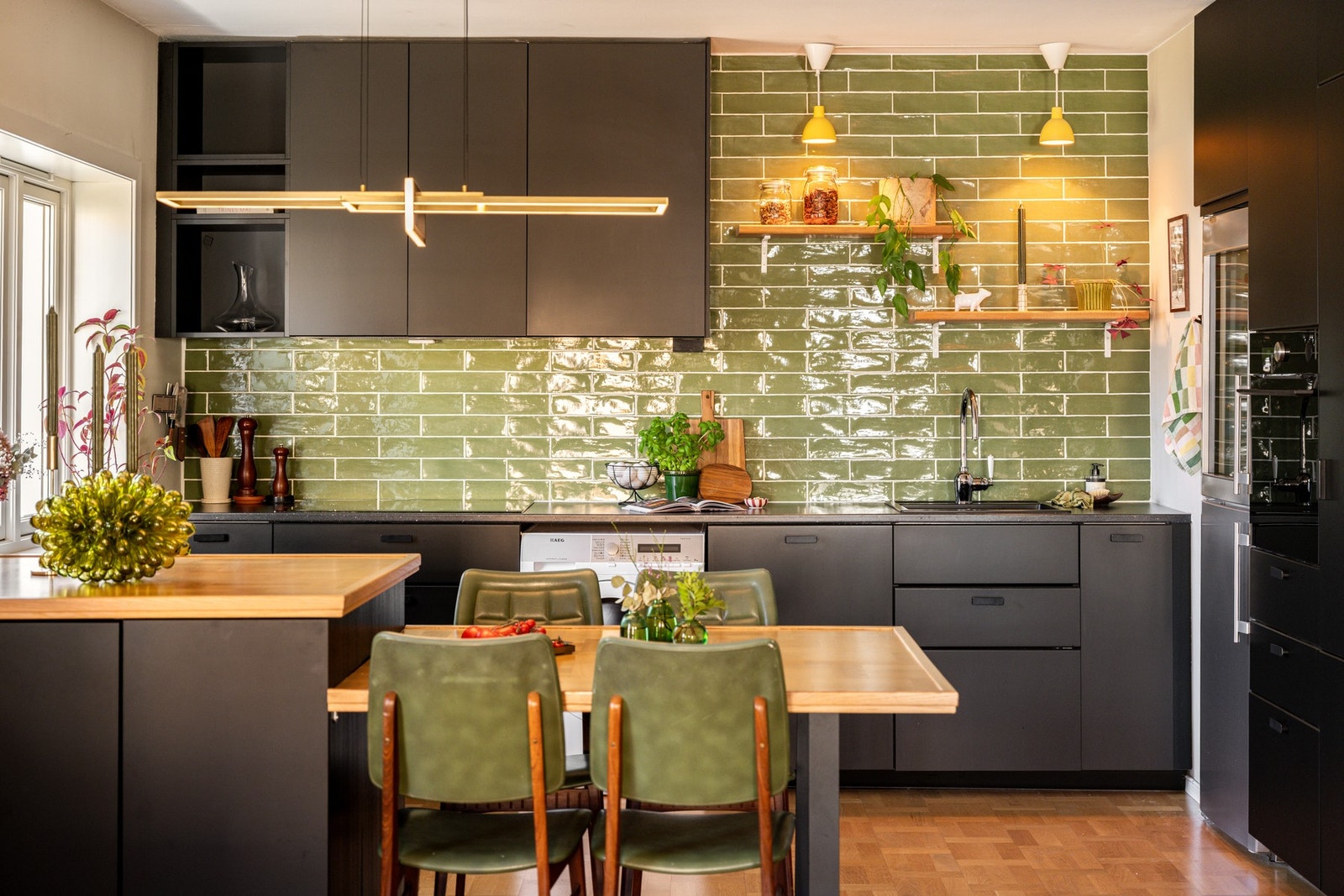 Stilig kjøkkeninnredning fra 2019/2020. Galleribilde