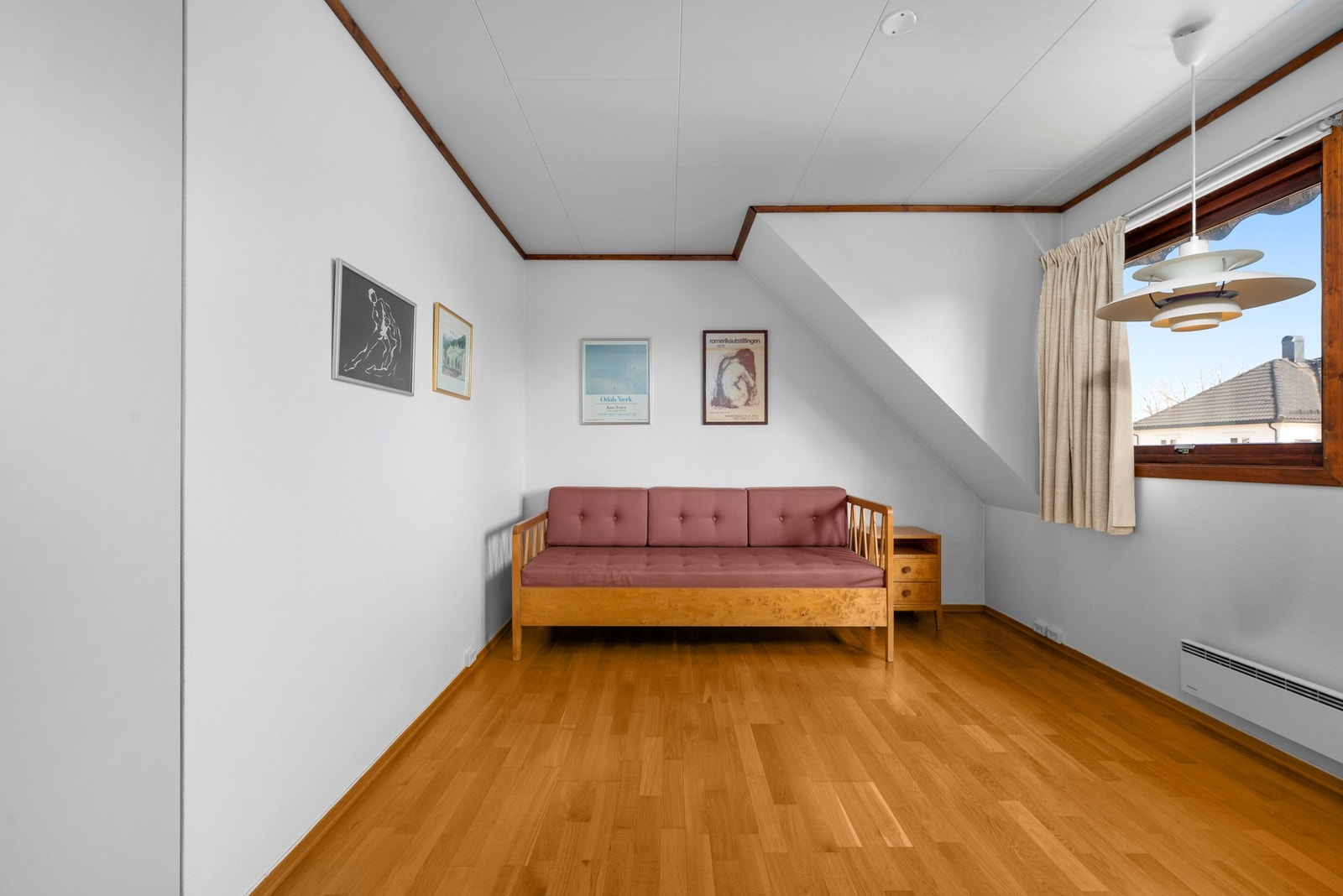 Soverom 3 egner seg ypperlig som gjesterom, hjemmekontor eller annet etter behov. Galleribilde