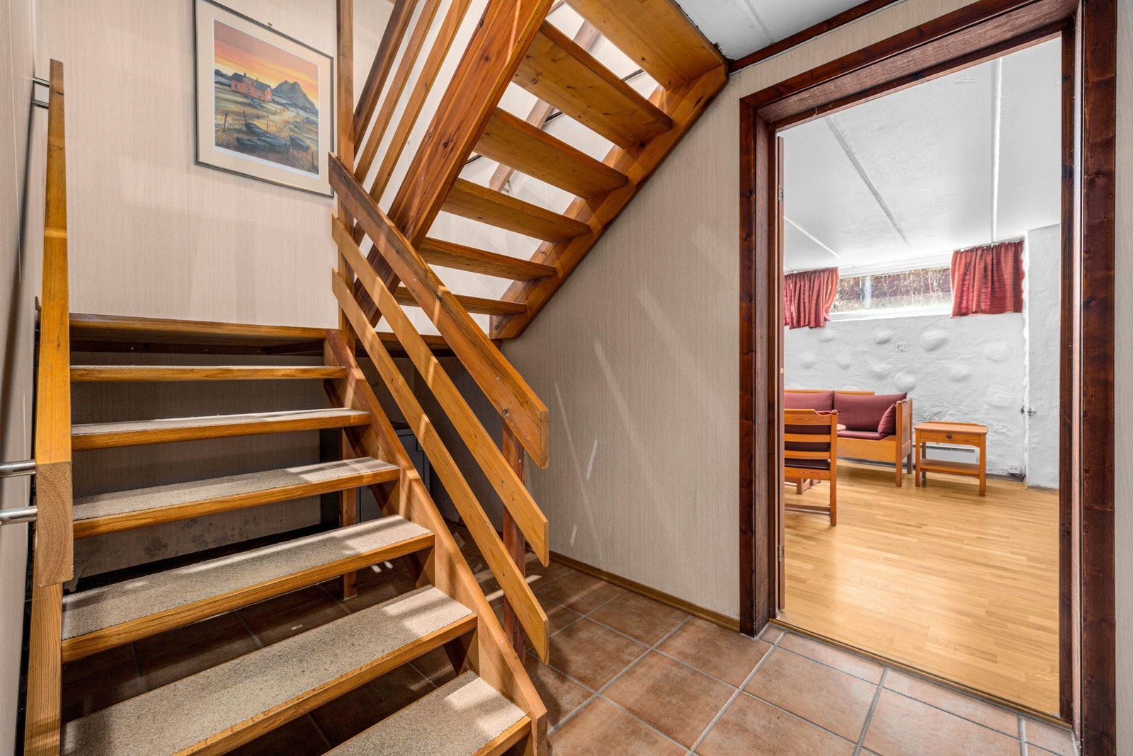 Det er også plass til ekstra lagring under trappen. Galleribilde