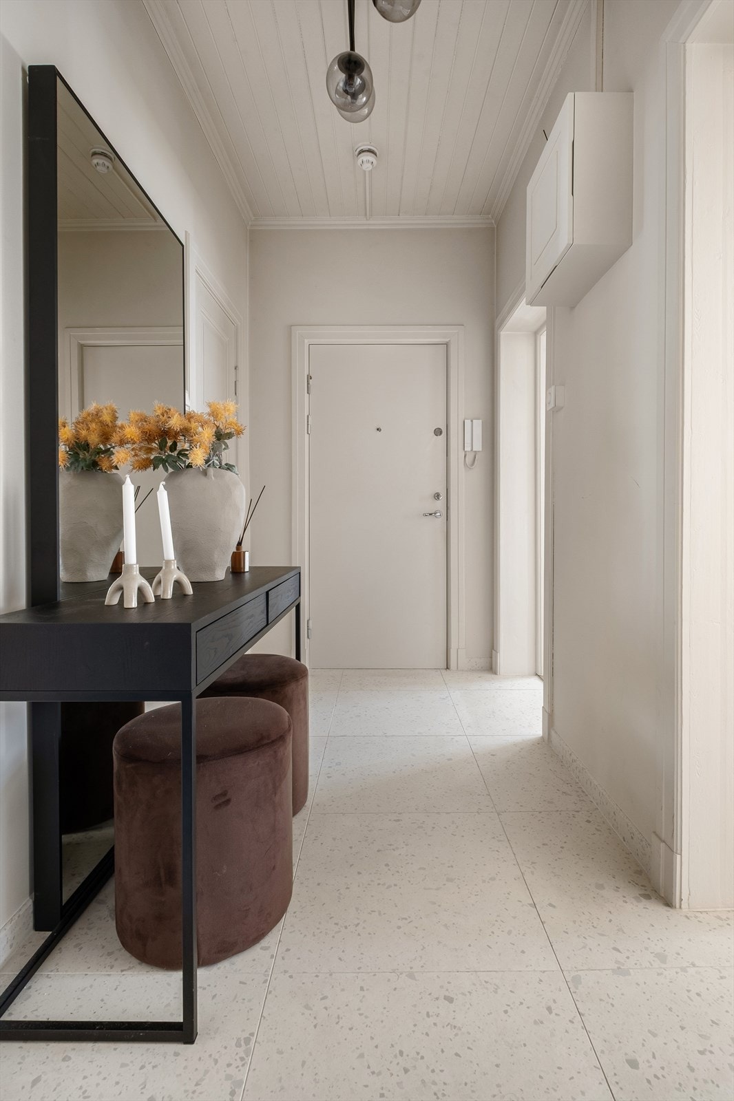 Her er det installert porttelefon, og sikringsskapet er plassert i entréen for enkel tilgjengelighet. Galleribilde