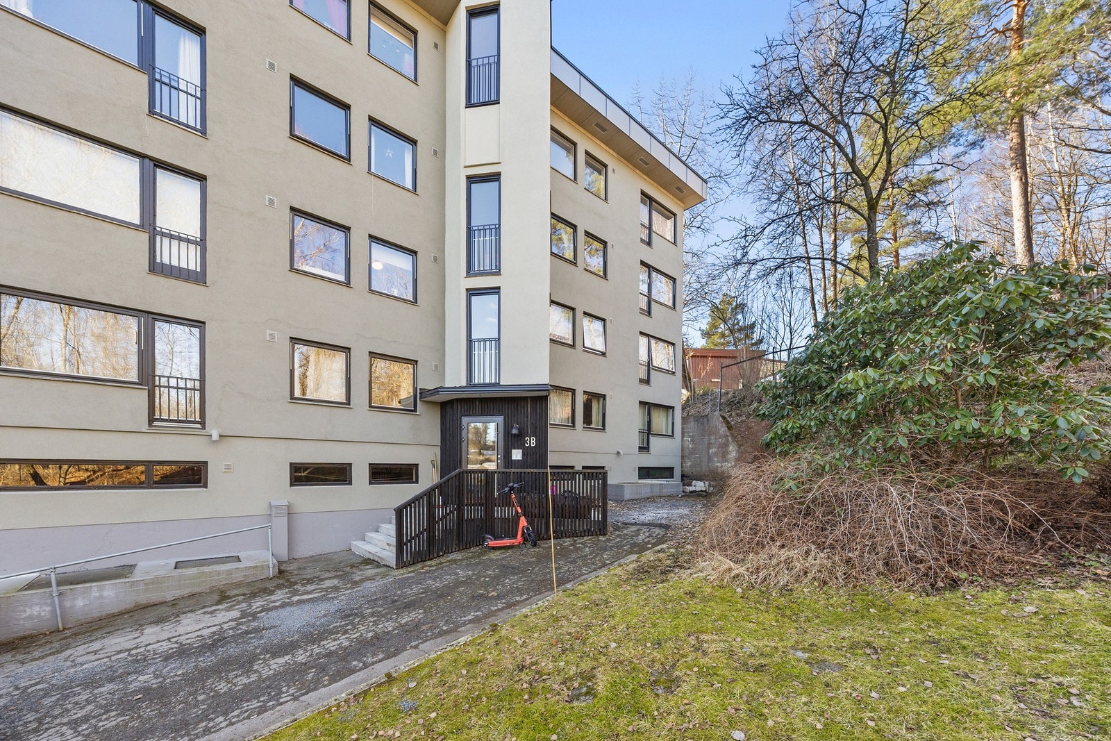 Perfekt for deg som ønsker en lettstelt og komfortabel bolig i attraktive omgivelser. Galleribilde