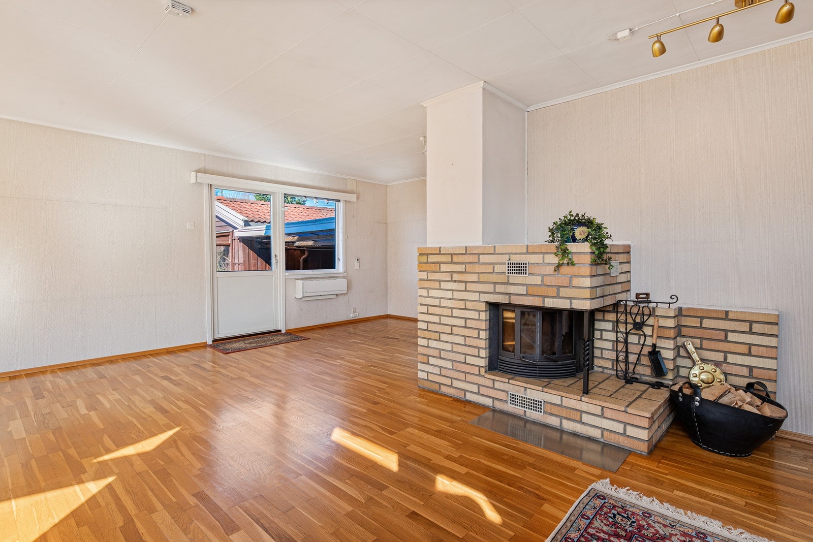 Murt peis med innsats for varme og kos på kalde dager Galleribilde