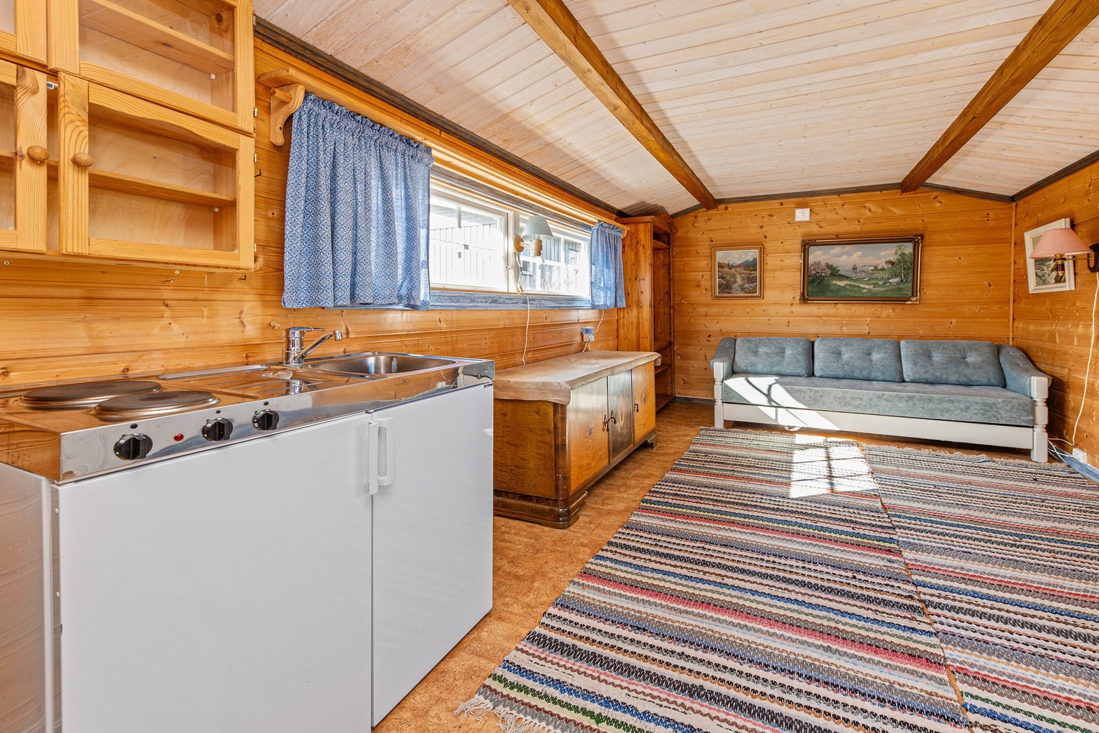 Her ser du inne fra annekset Galleribilde