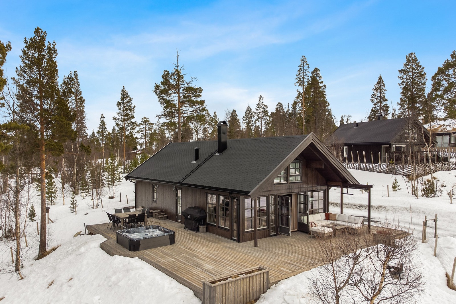 Eiendomsmegler 1 v/Albin Leo Bakkemo har gleden av å presentere Åsen hyttegrend 22! Foto: Interiørfoto, Bente Eidsmo) Galleribilde