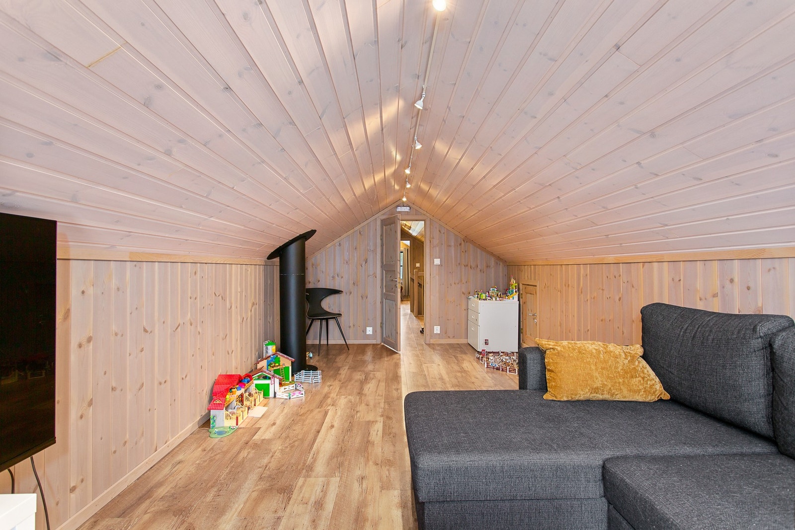 Innredet hems. Galleribilde