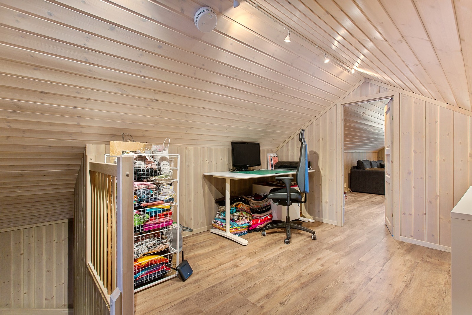 Innredet hems. Galleribilde