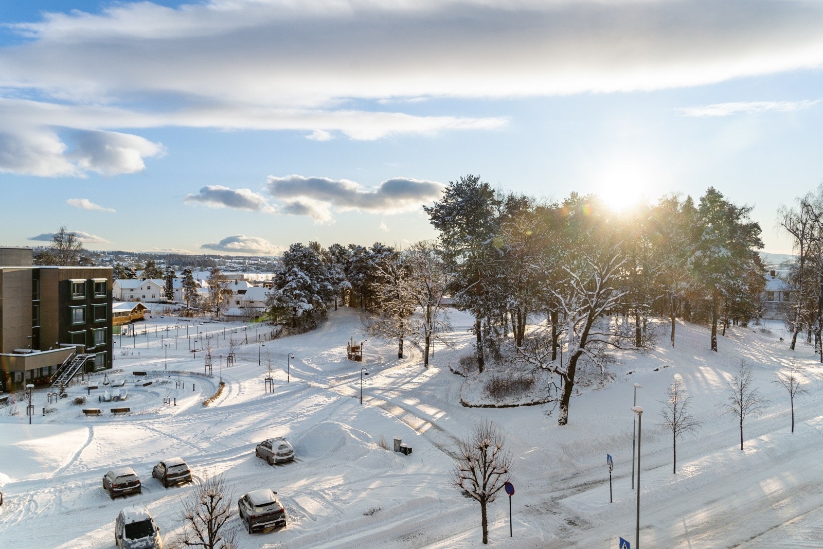 Det er kort og trygg vei til både Rollsløkken barneskole og Børstad ungdomsskole. Galleribilde