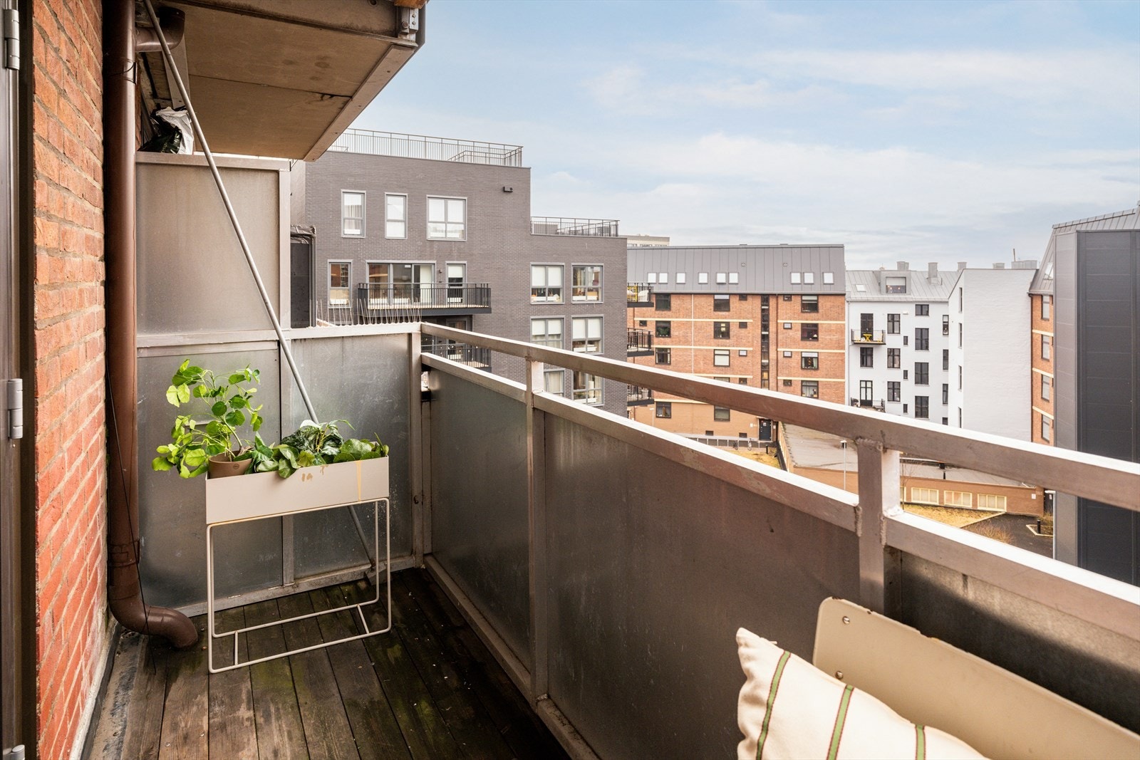 Fra stuen har du utgang til hyggelig balkong. Galleribilde