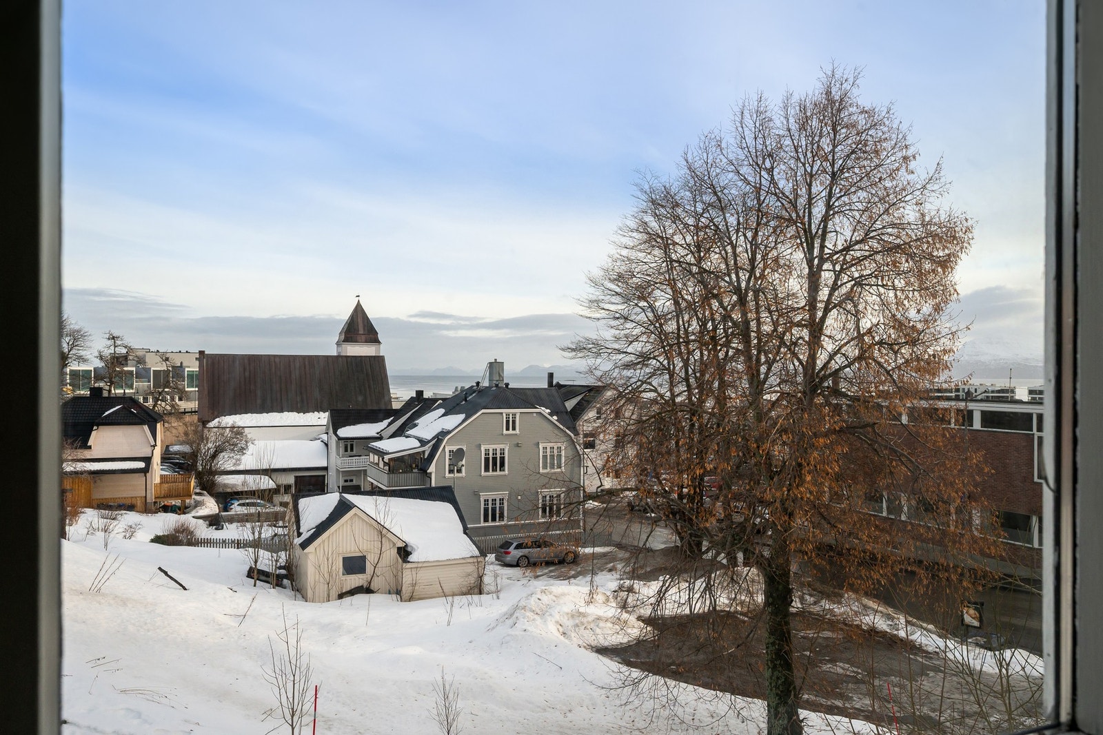 Hel tomannsbolig med meget sentral beliggenhet og flott utsikt over byen! Galleribilde