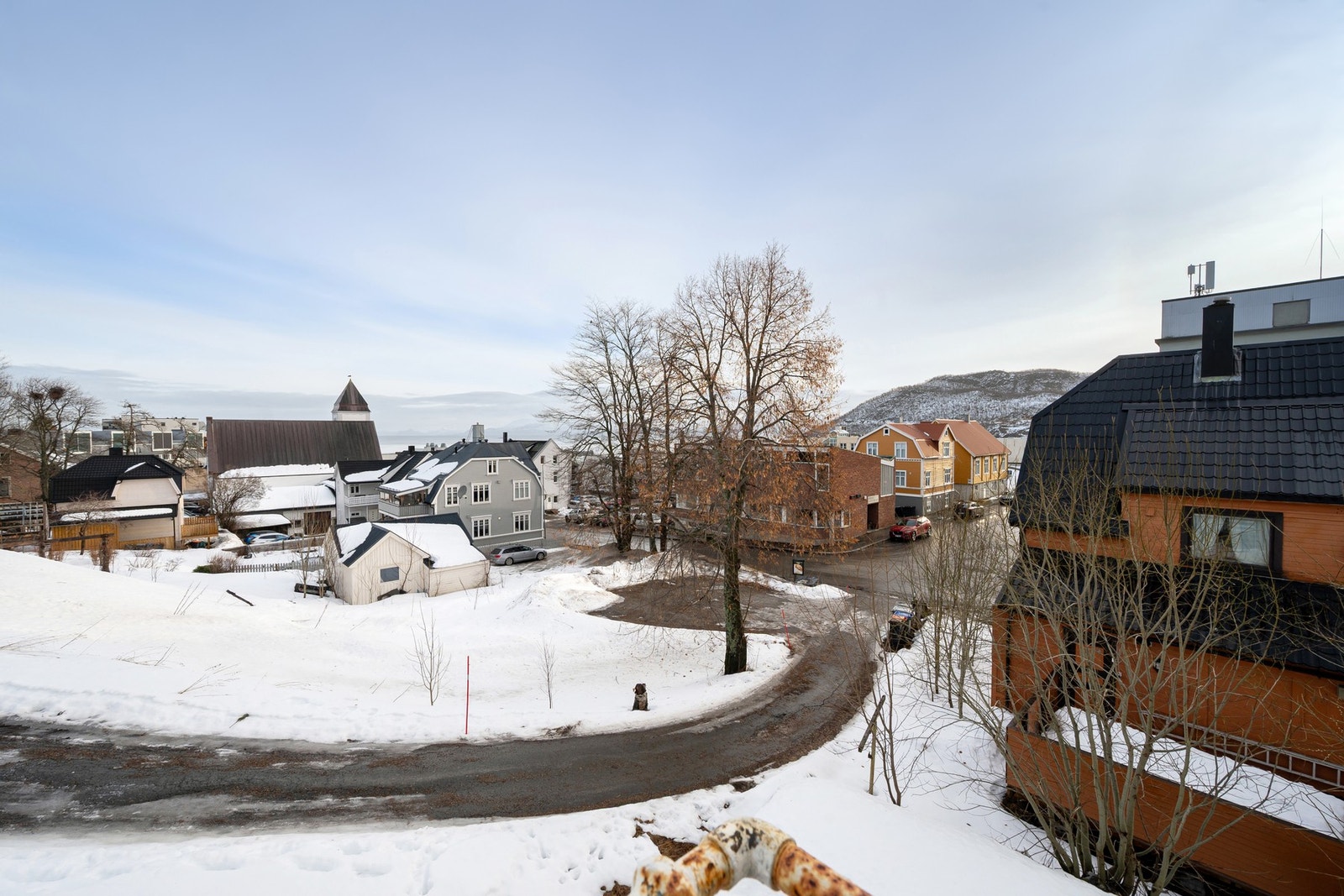Fra eiendommen har du flott utsyn mot nærområdet og over til Gangsås Galleribilde