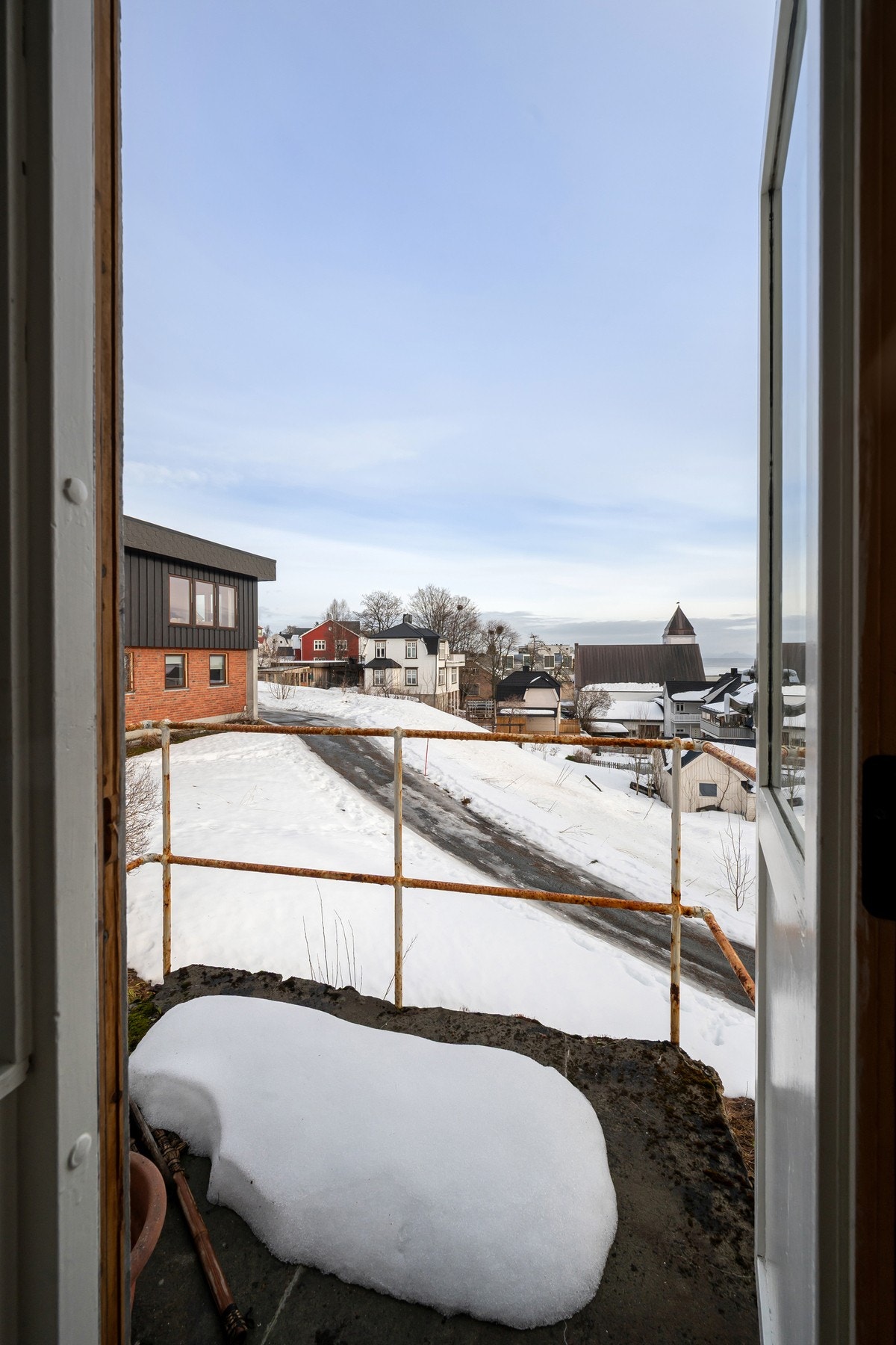Balkong i 1. etasje med fin utsikt Galleribilde
