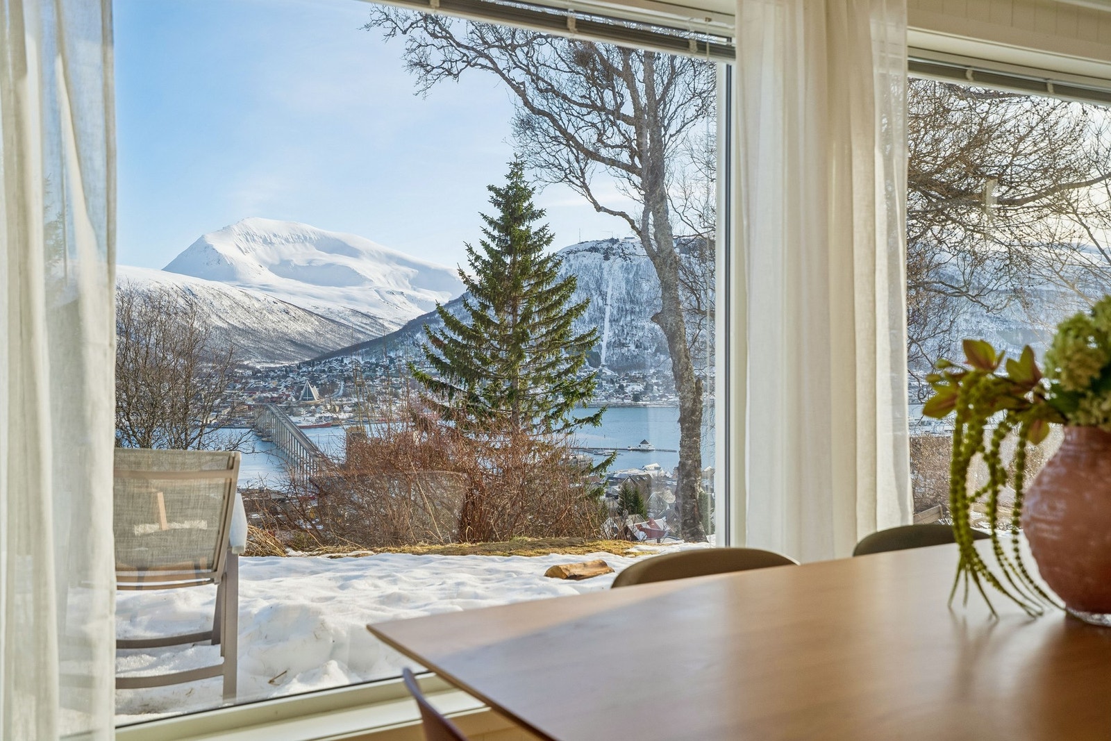 Utsikt fra stue. Galleribilde