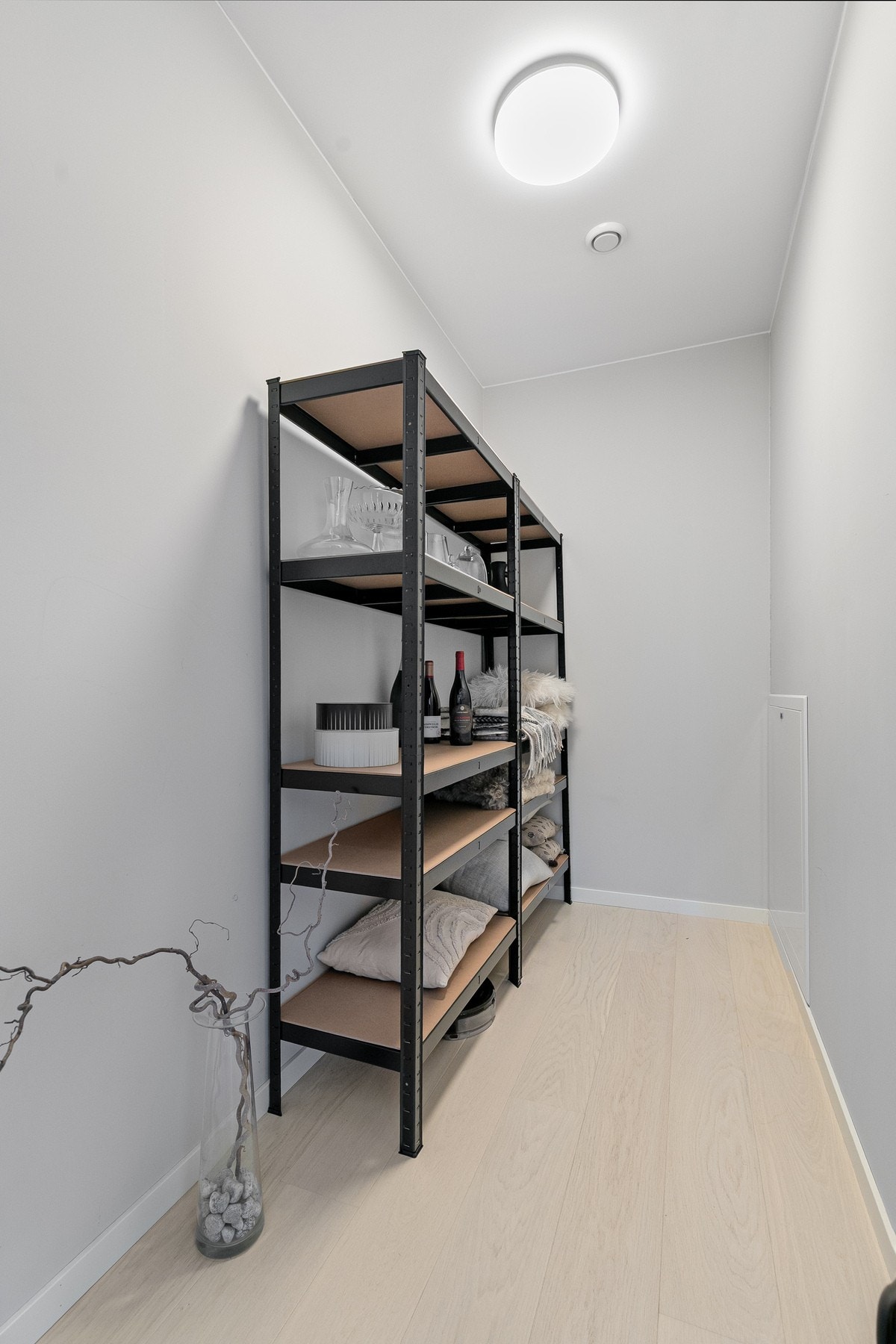 Praktisk bod i bakkant av kjøkkenet. Galleribilde