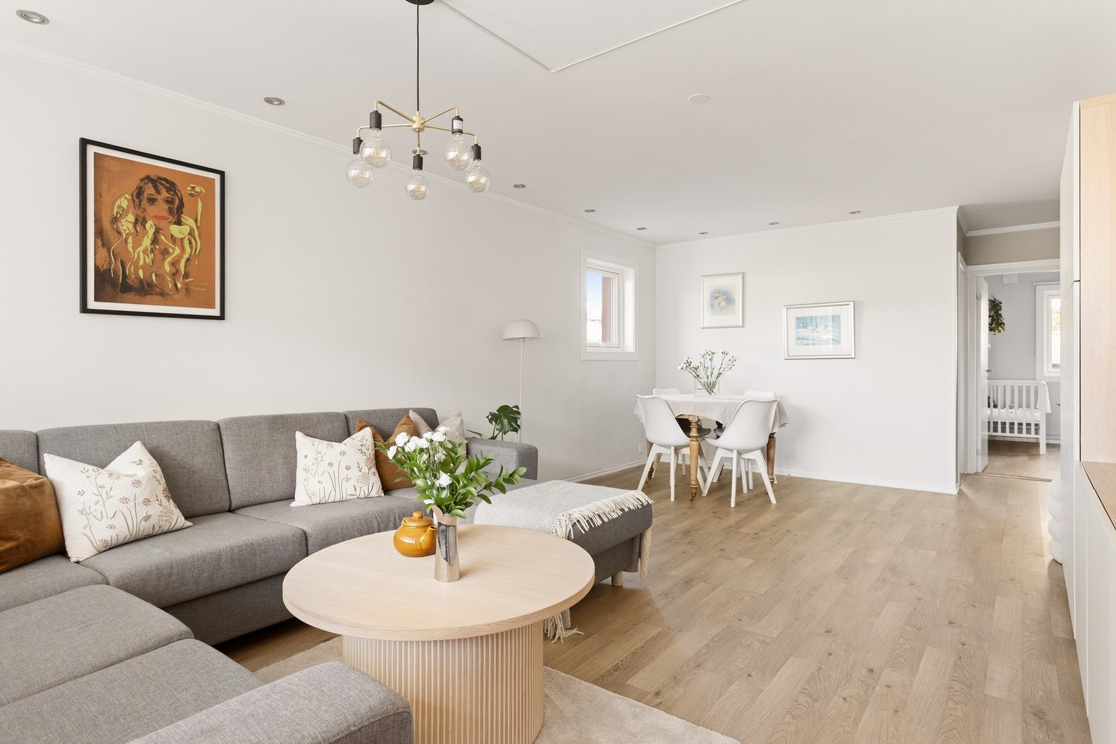 Dette er rommet for sosiale sammenkomster i selskap med venner, gode middager og avkobling. Galleribilde