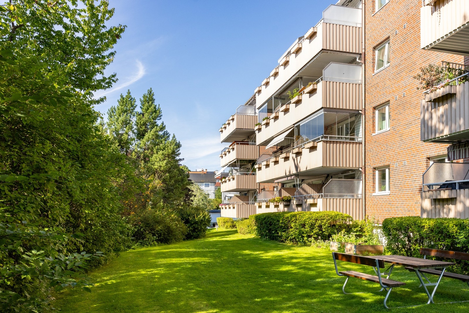 Borettslaget har flotte grøntområder. Galleribilde