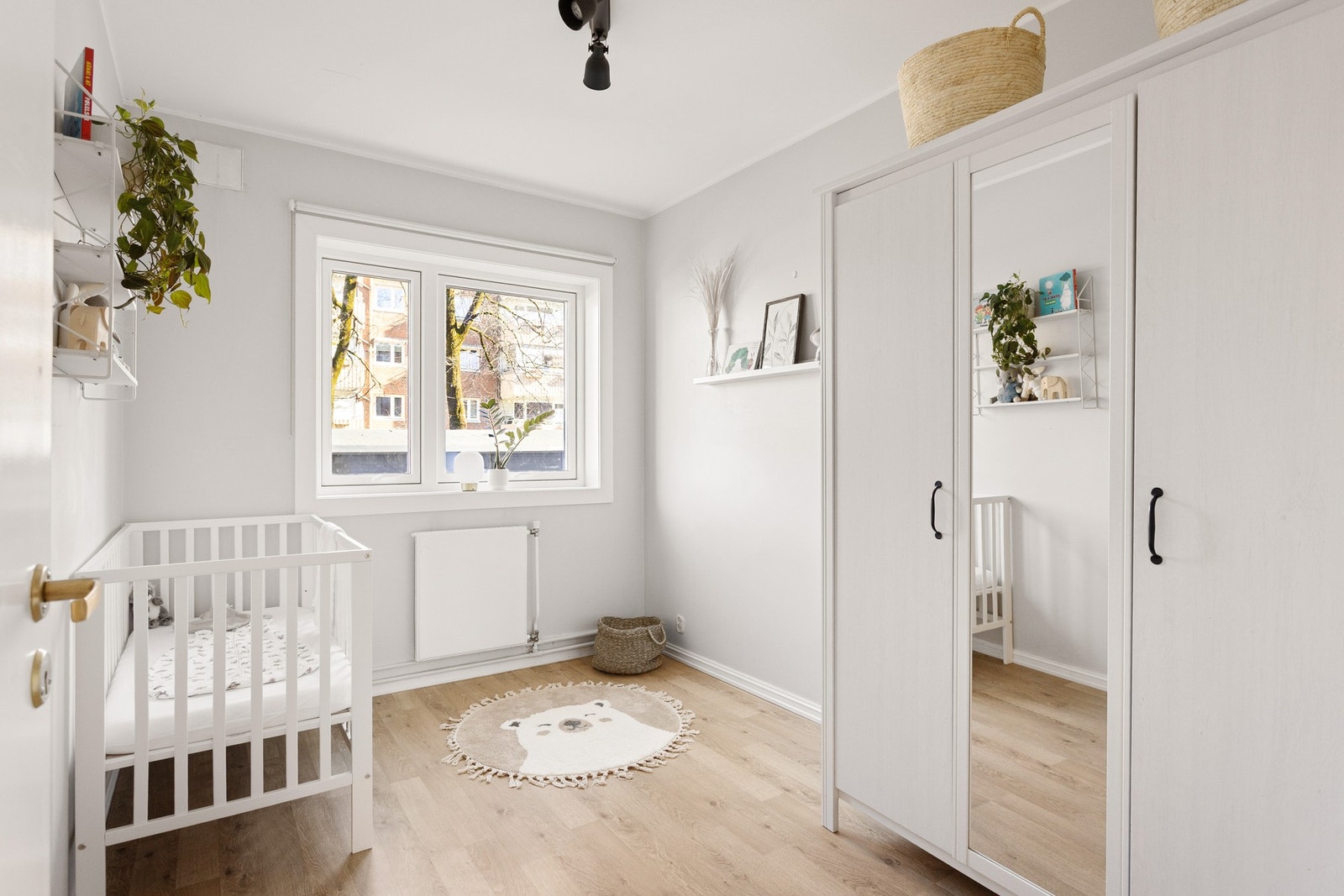 Det andre soverommet passer perfekt som barnerom, gjesterom eller kontor. Galleribilde