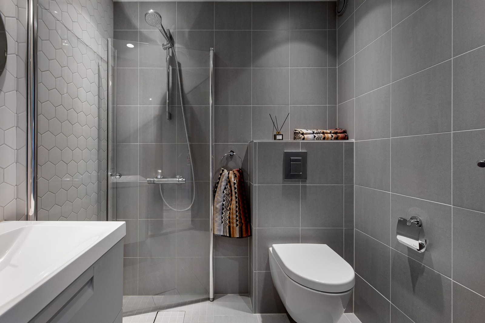 Badet har elektrisk gulvvarme Galleribilde