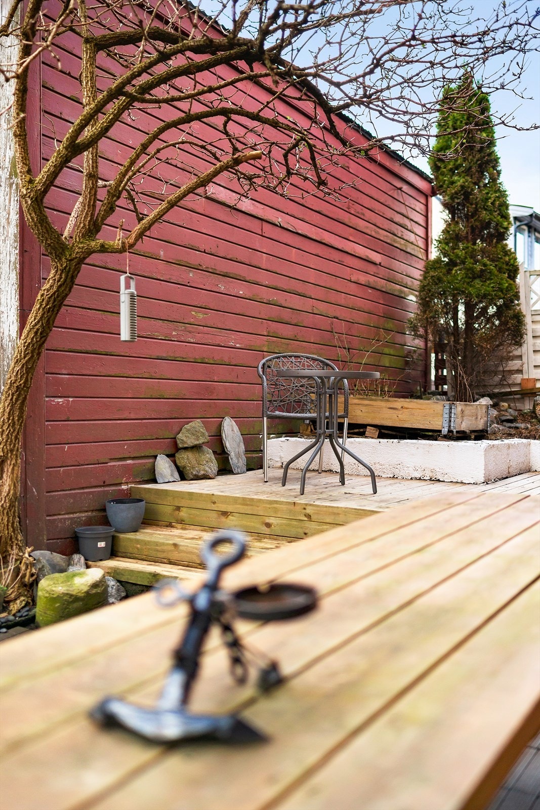 Her kan solen nytes på varme sommerdager. Skjermet og fin uteplass. Galleribilde