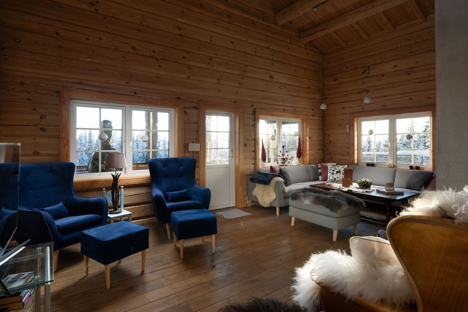 Fra stuen er det adkomst til stor terrasse på 72?m². Galleribilde