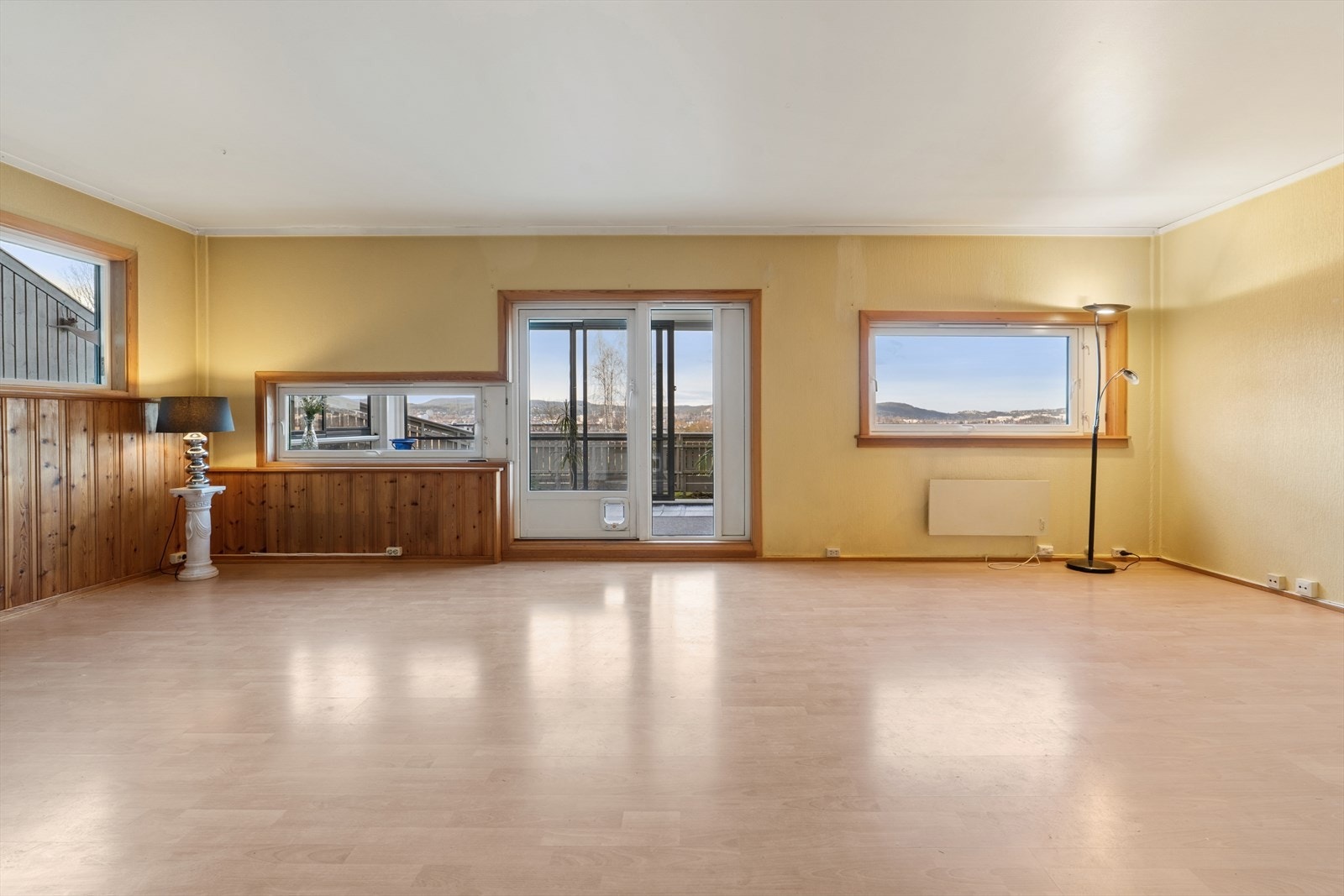 Fra stuen har du adgang til en nydelig Sydvend balkong på 10 kvm. Galleribilde